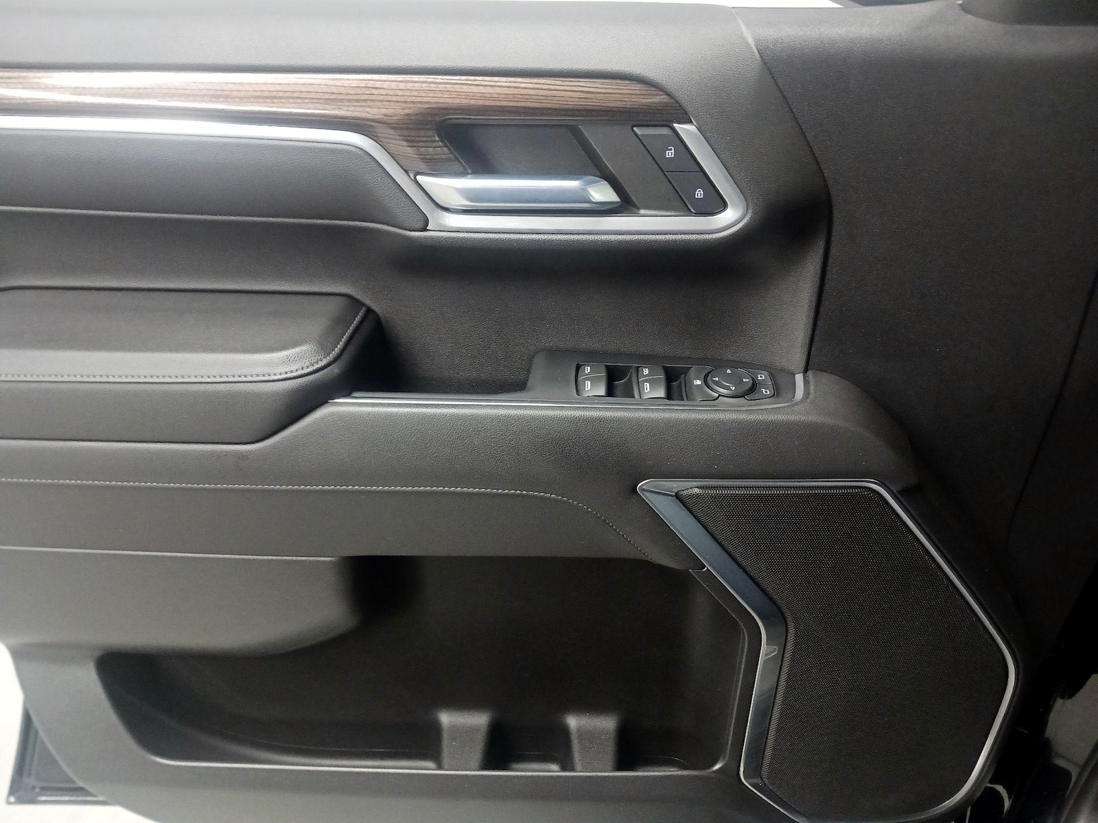 2022 Chevrolet Silverado 1500 LT - Photo 13
