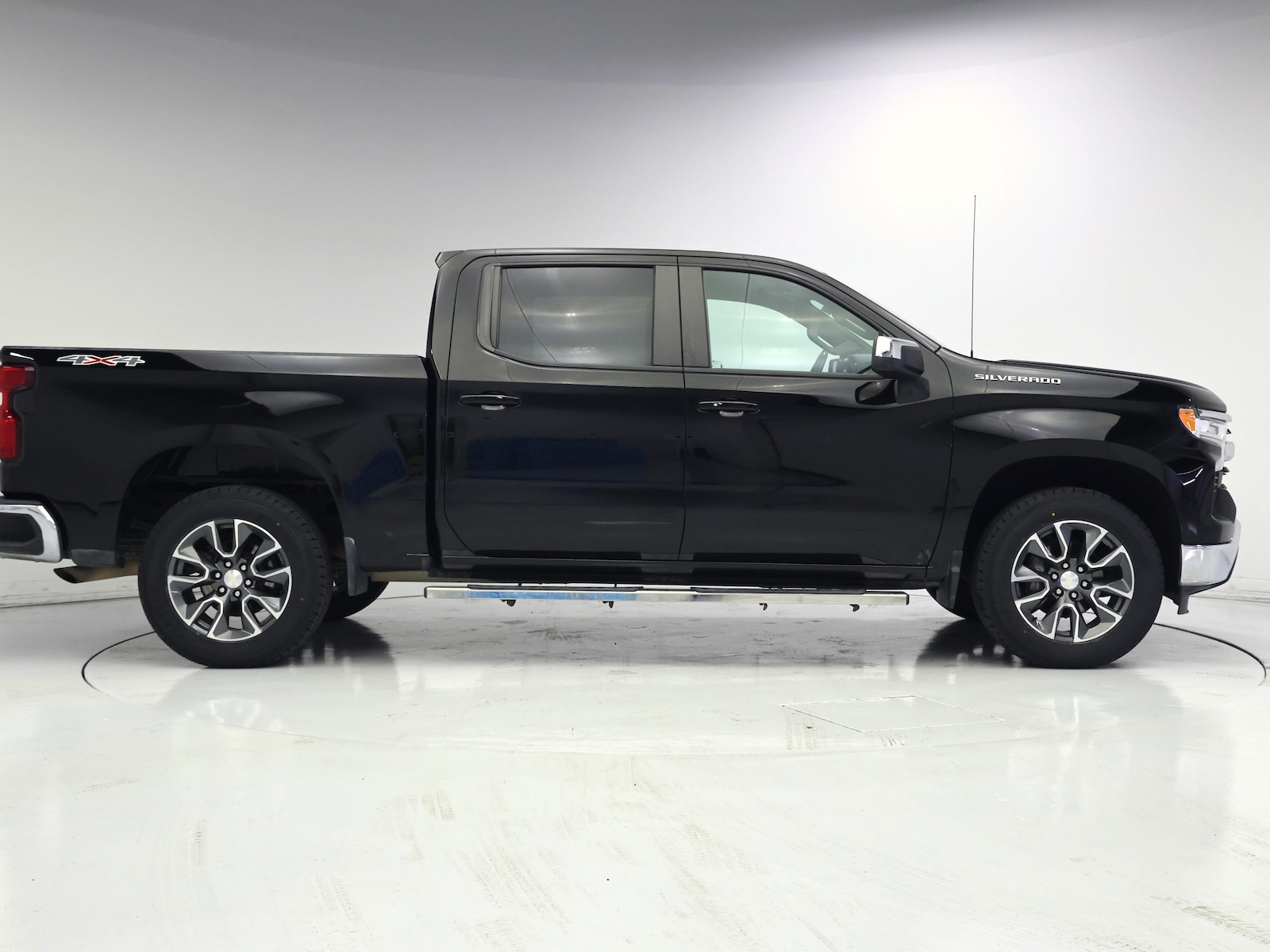 2022 Chevrolet Silverado 1500 LT - Photo 8