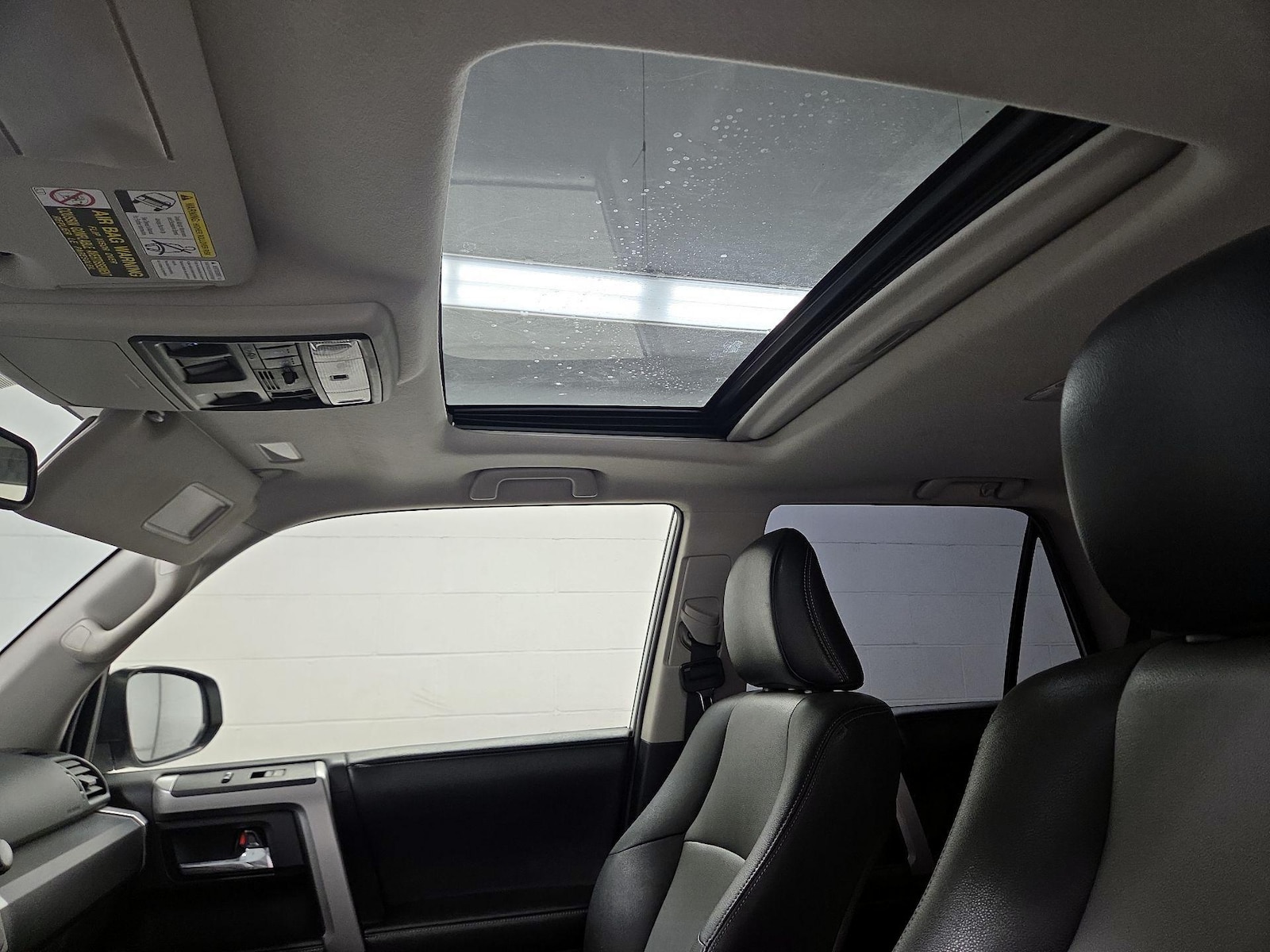 Sunroof(s) & Overhead Airbags