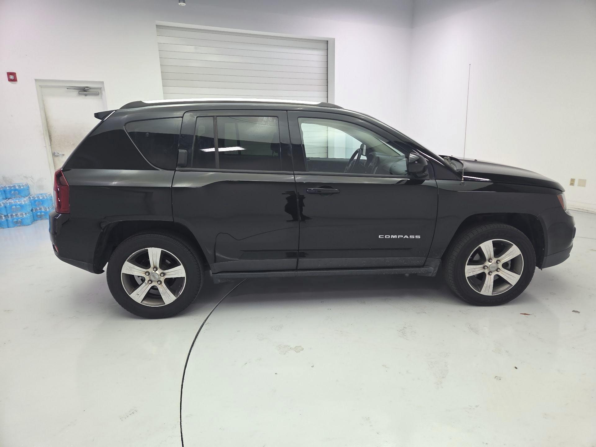 Thumbnail: 2017 Jeep Compass - 4