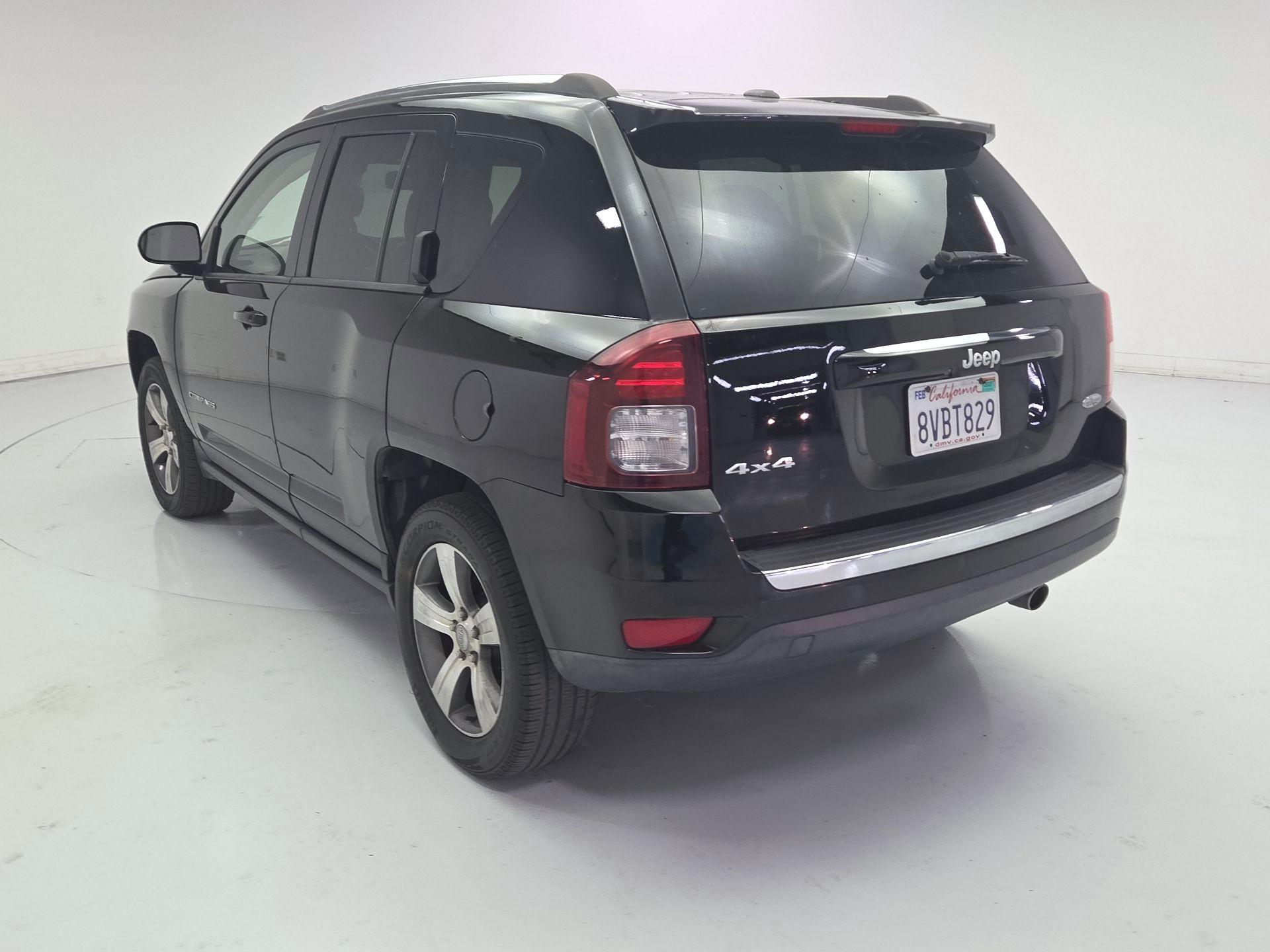 Thumbnail: 2017 Jeep Compass - 7