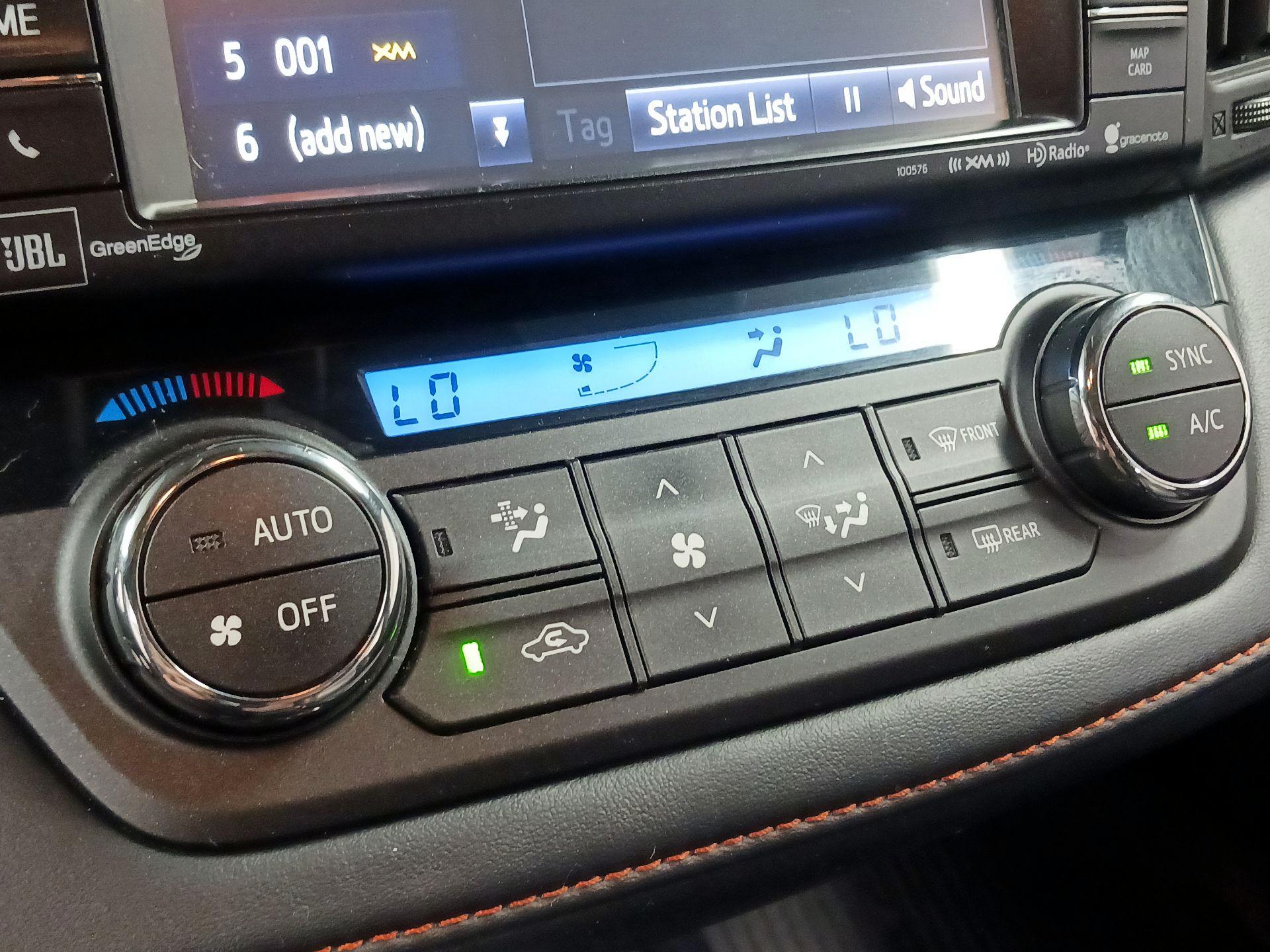 Thumbnail: 2018 Toyota RAV4 - 15
