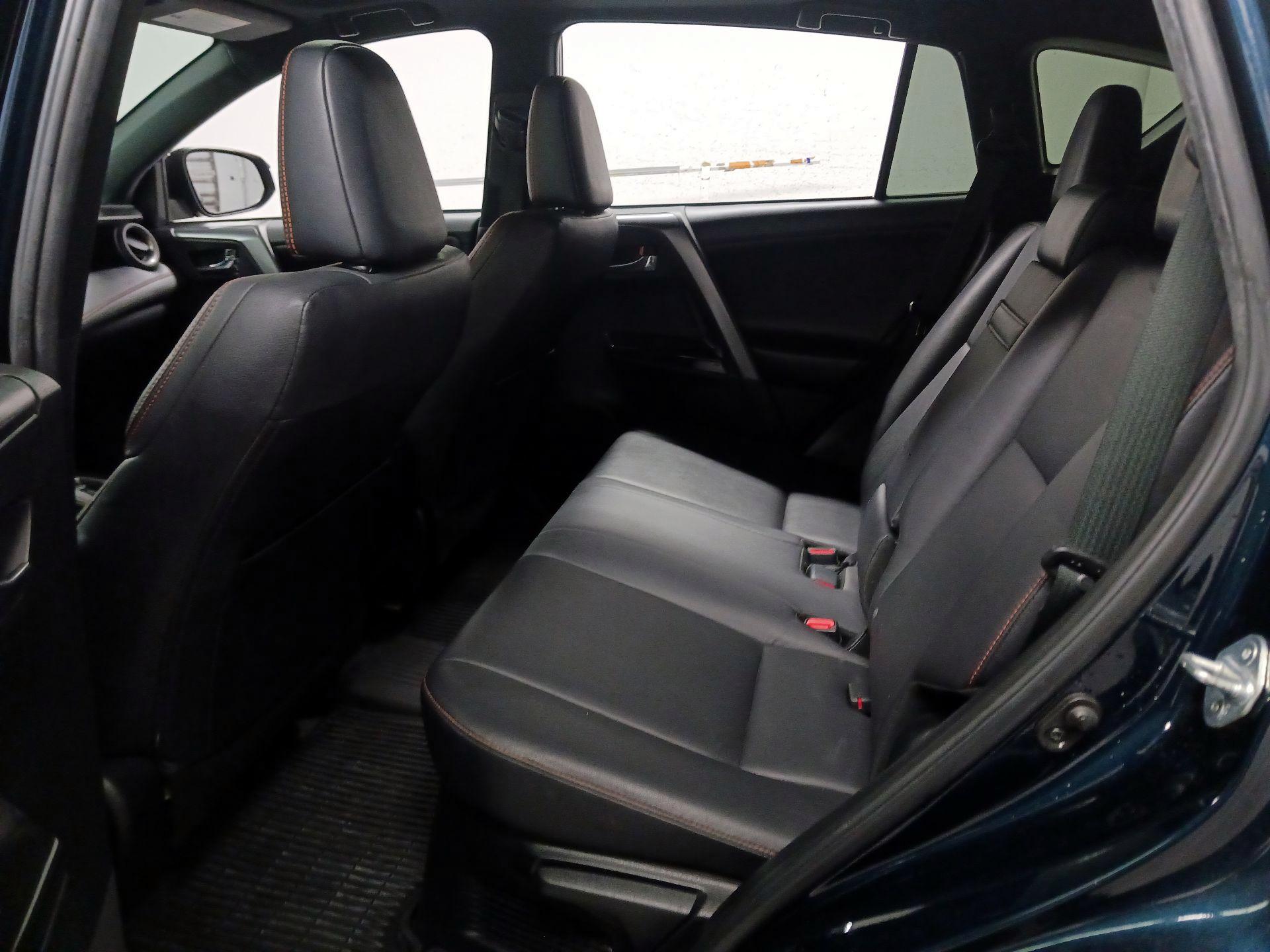 Thumbnail: 2018 Toyota RAV4 - 19