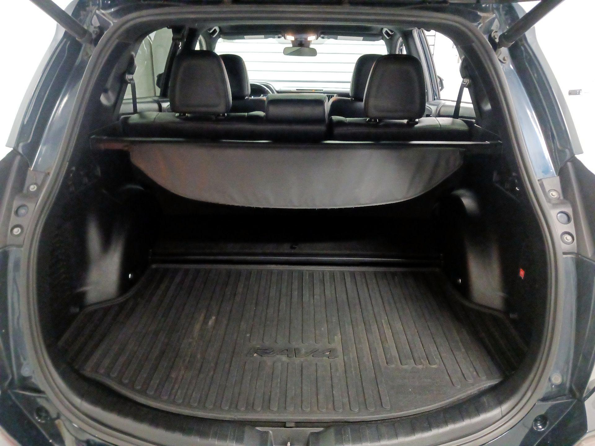 Thumbnail: 2018 Toyota RAV4 - 20