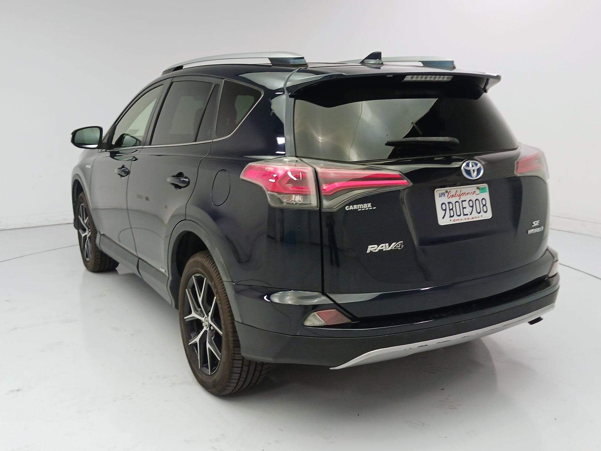 Thumbnail: 2018 Toyota RAV4 - 7
