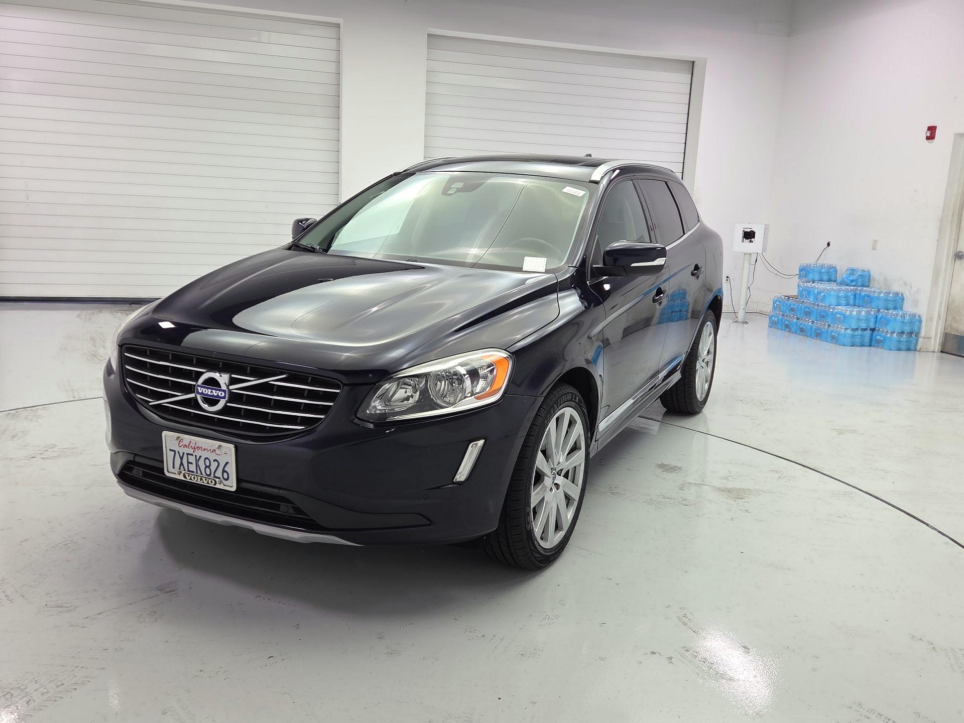Thumbnail: 2017 Volvo XC60 - 3