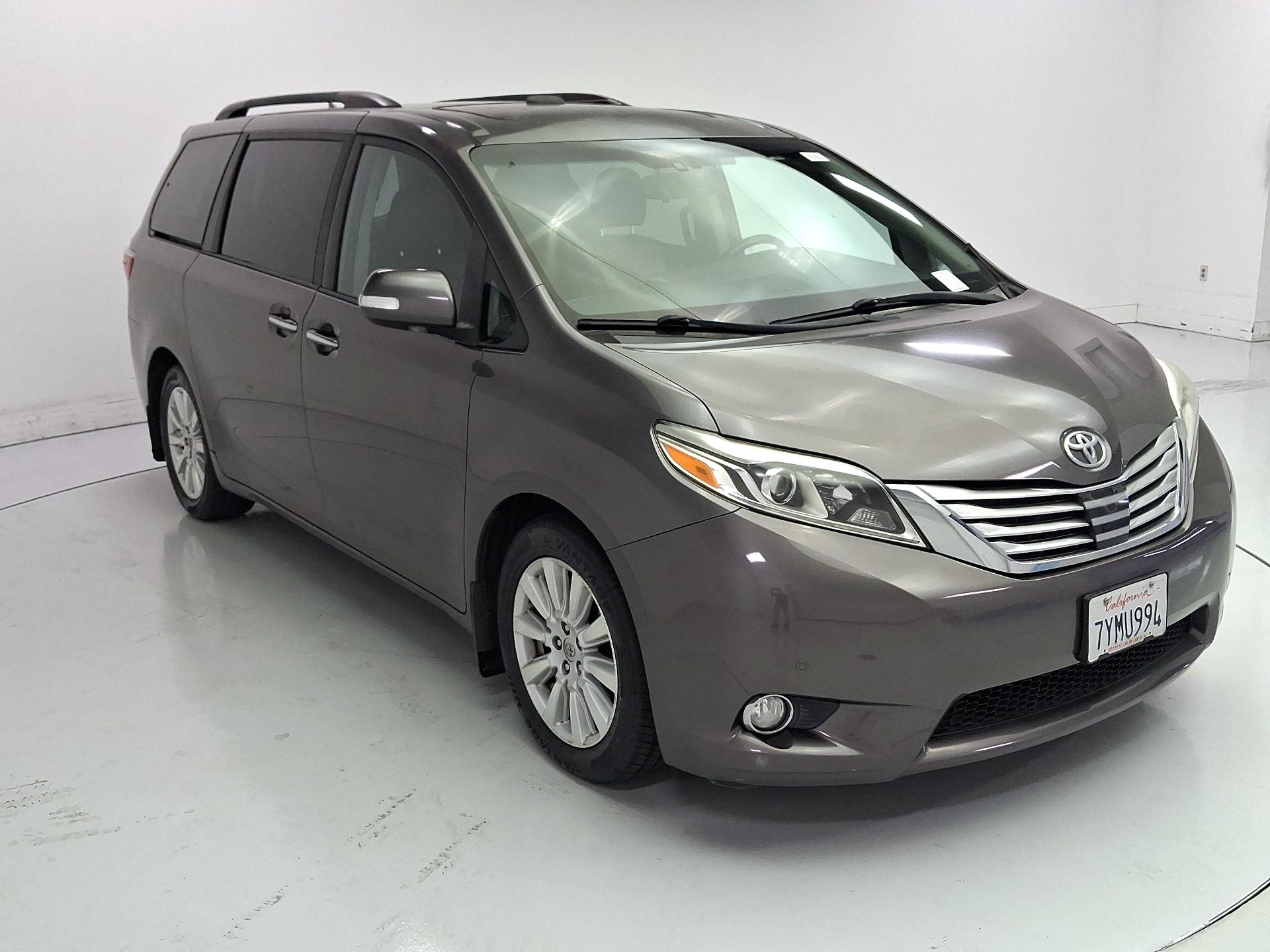 Thumbnail: 2017 Toyota Sienna - 1
