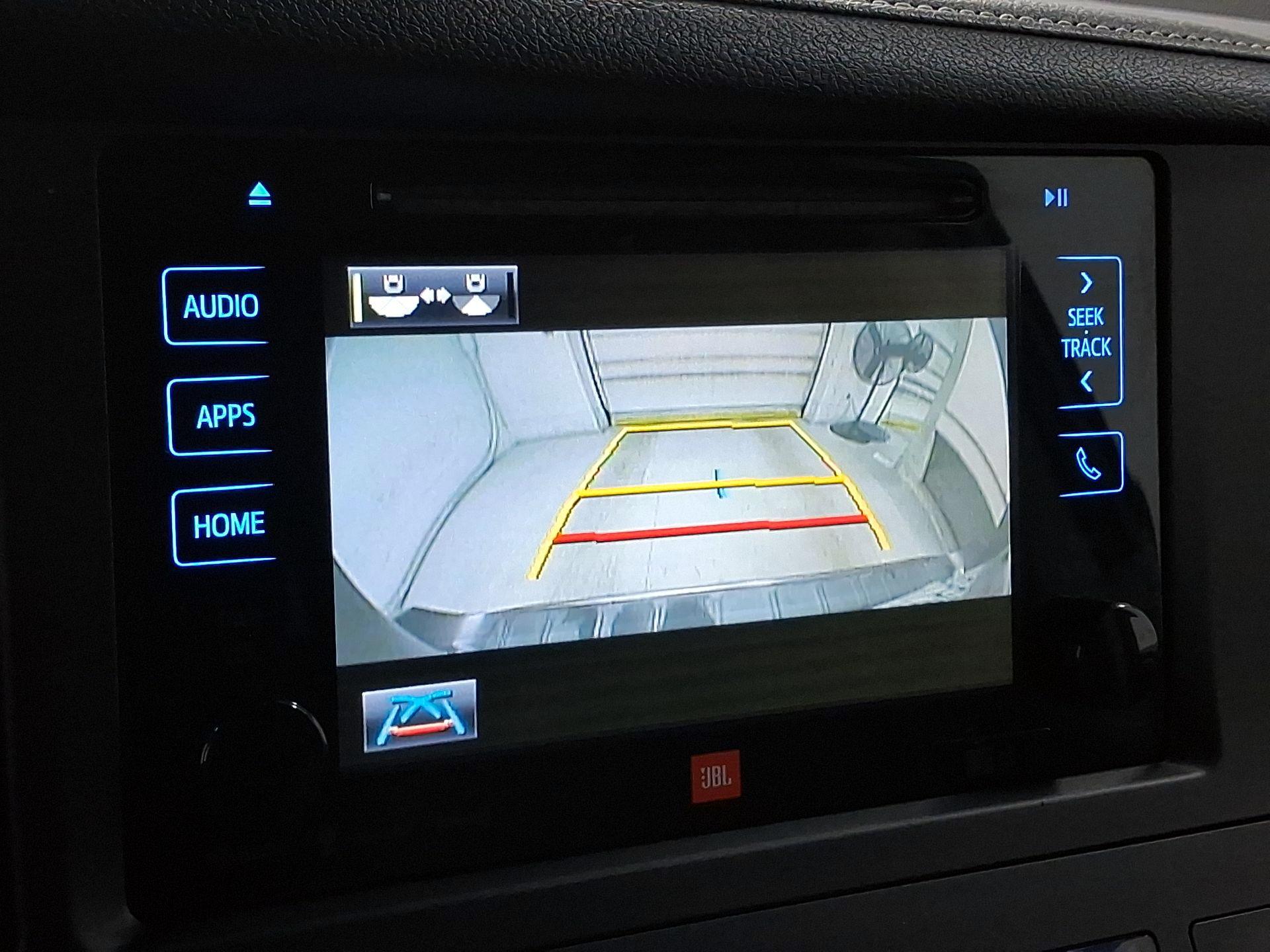 Thumbnail: 2017 Toyota Sienna - 13