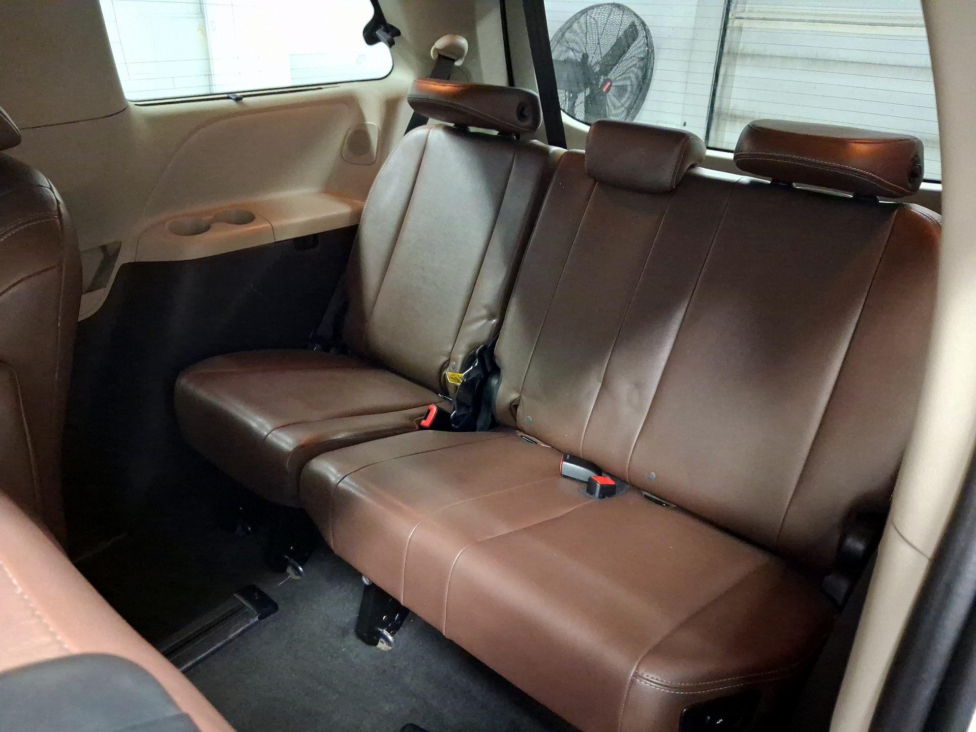 Thumbnail: 2017 Toyota Sienna - 20