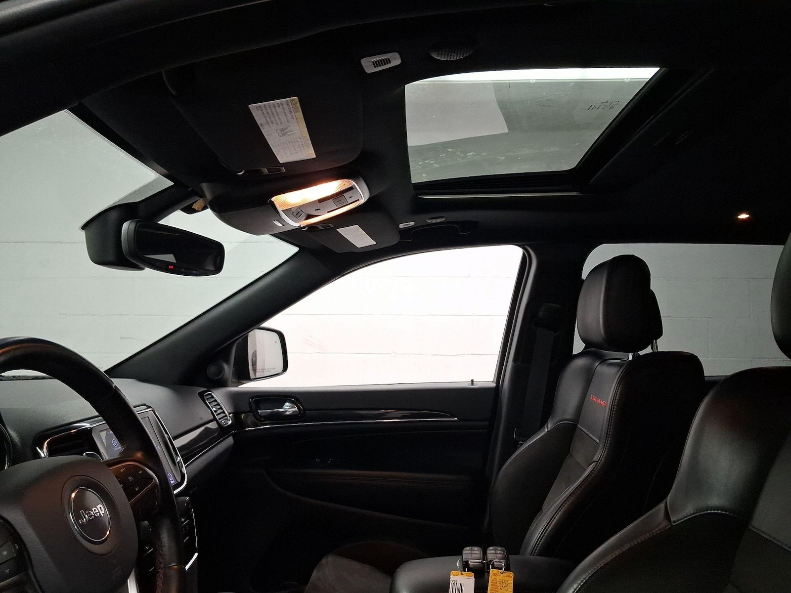 Sunroof(s) & Overhead Airbags