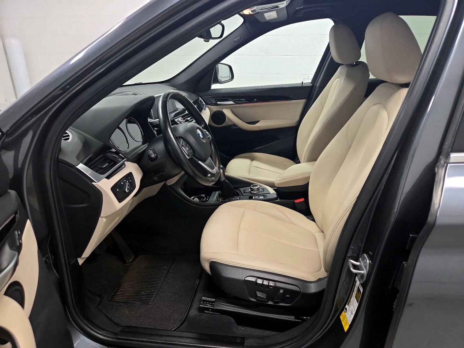 2019 BMW X1 28i - Photo 10