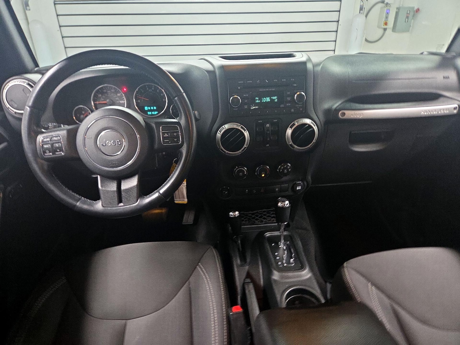 2018 Jeep Wrangler JK Unlimited Sahara - Photo 10