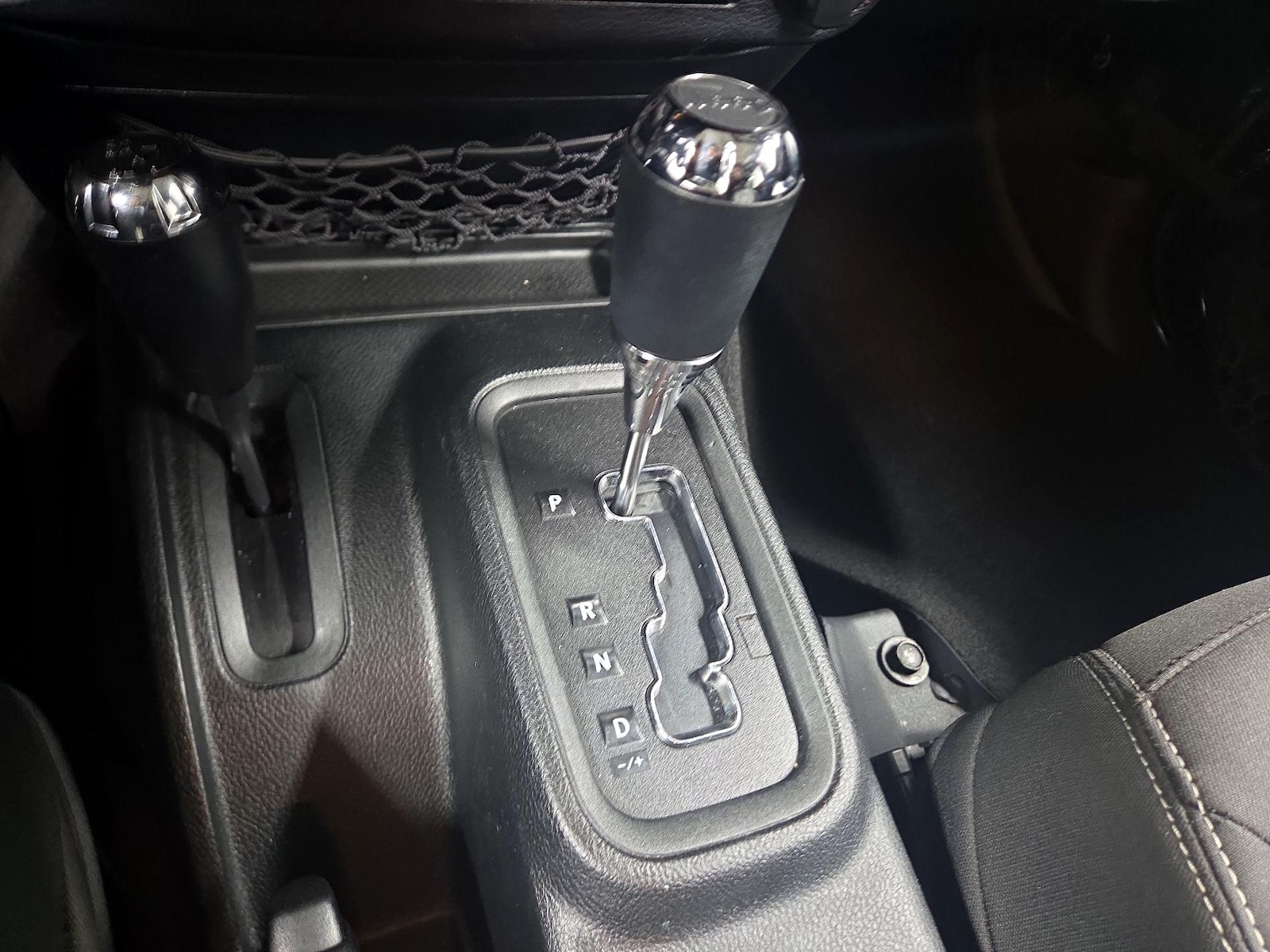2018 Jeep Wrangler JK Unlimited Sahara - Photo 16