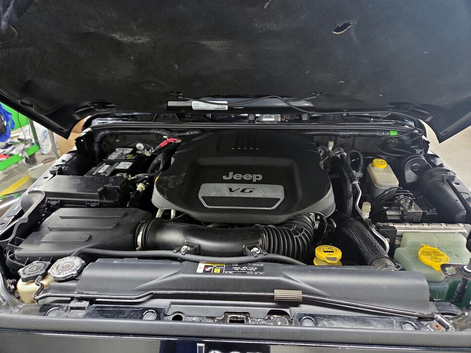 2018 Jeep Wrangler JK Unlimited Sahara - Photo 18