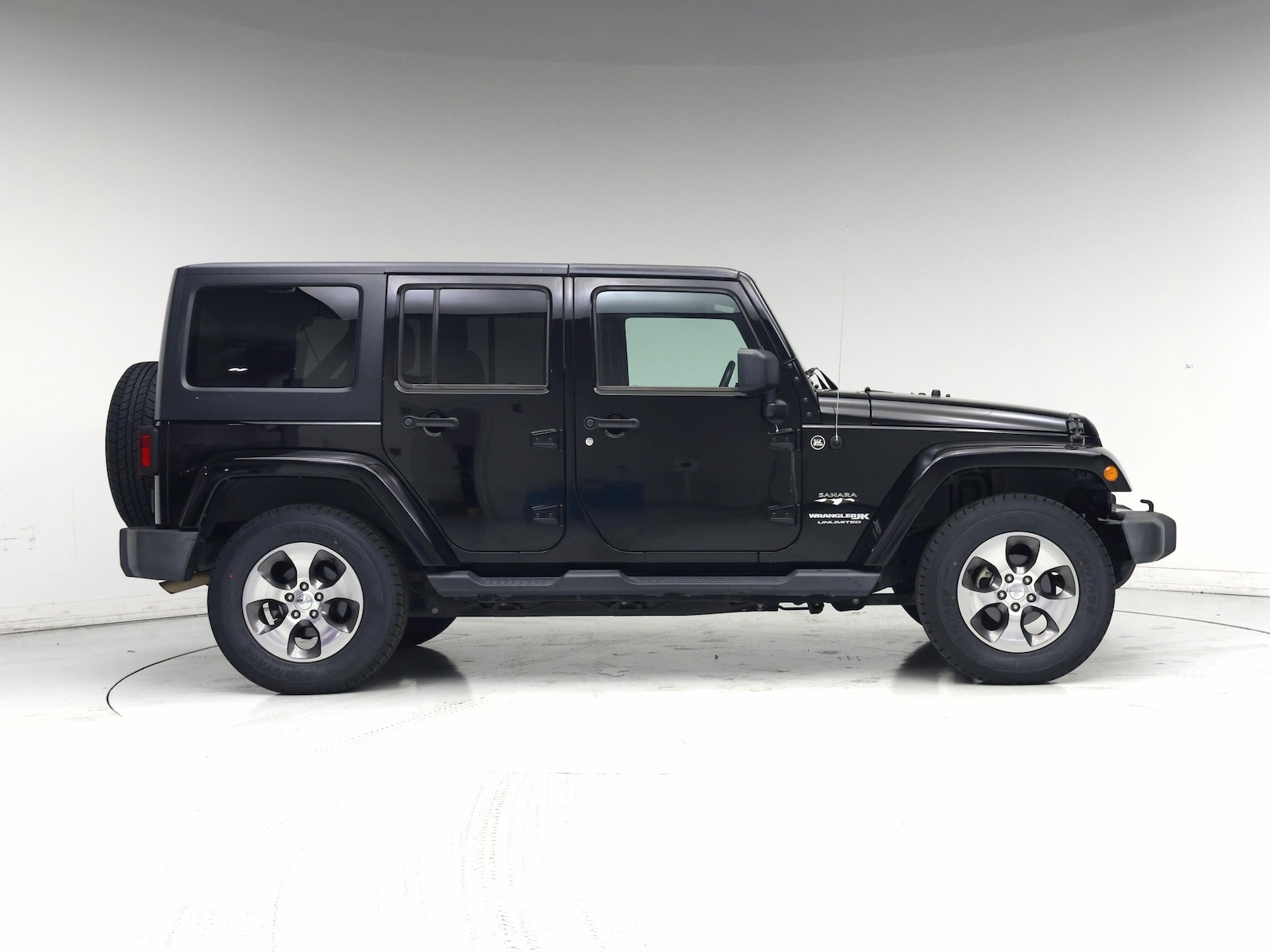 2018 Jeep Wrangler JK Unlimited Sahara - Photo 8