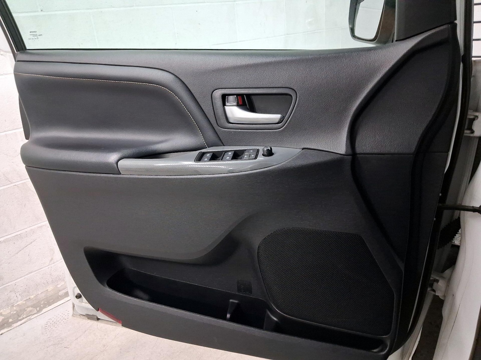 2017 Toyota Sienna SE - Photo 13
