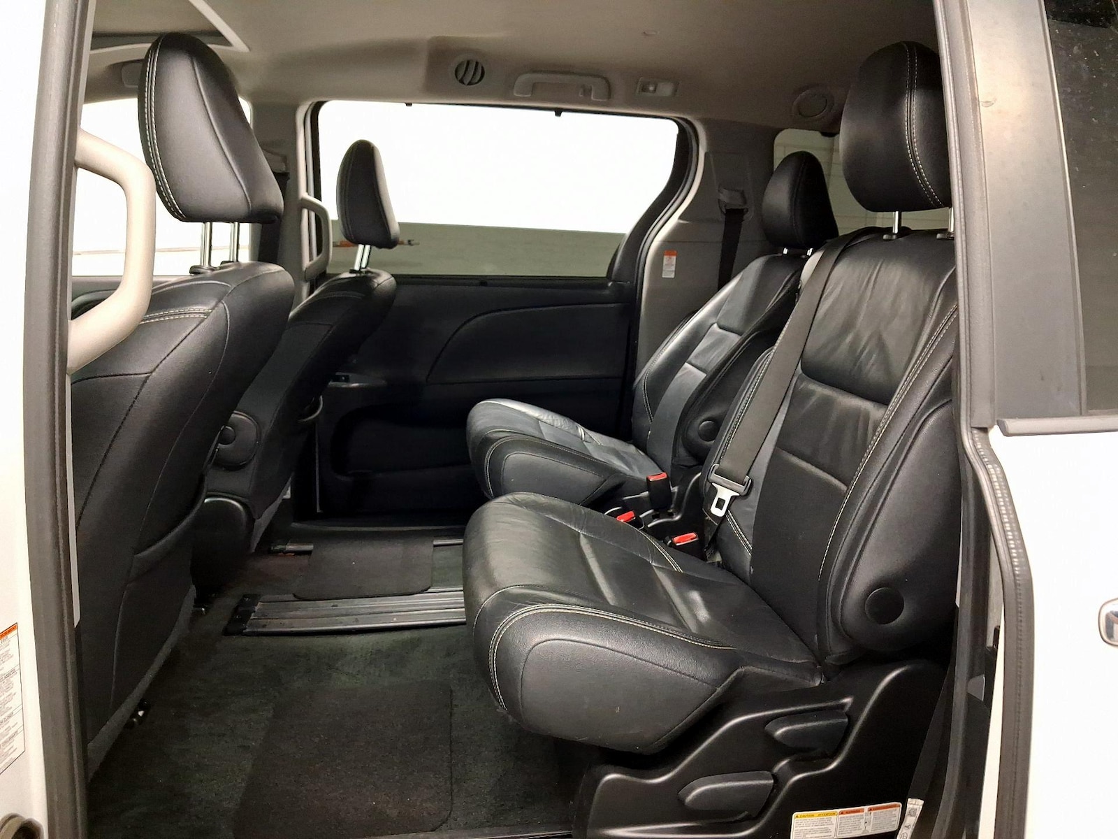 2017 Toyota Sienna SE - Photo 18