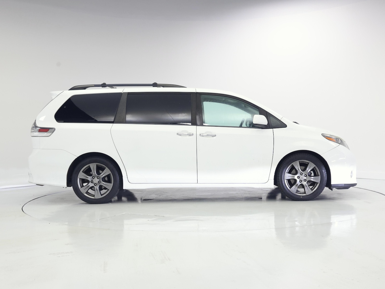 2017 Toyota Sienna SE - Photo 8