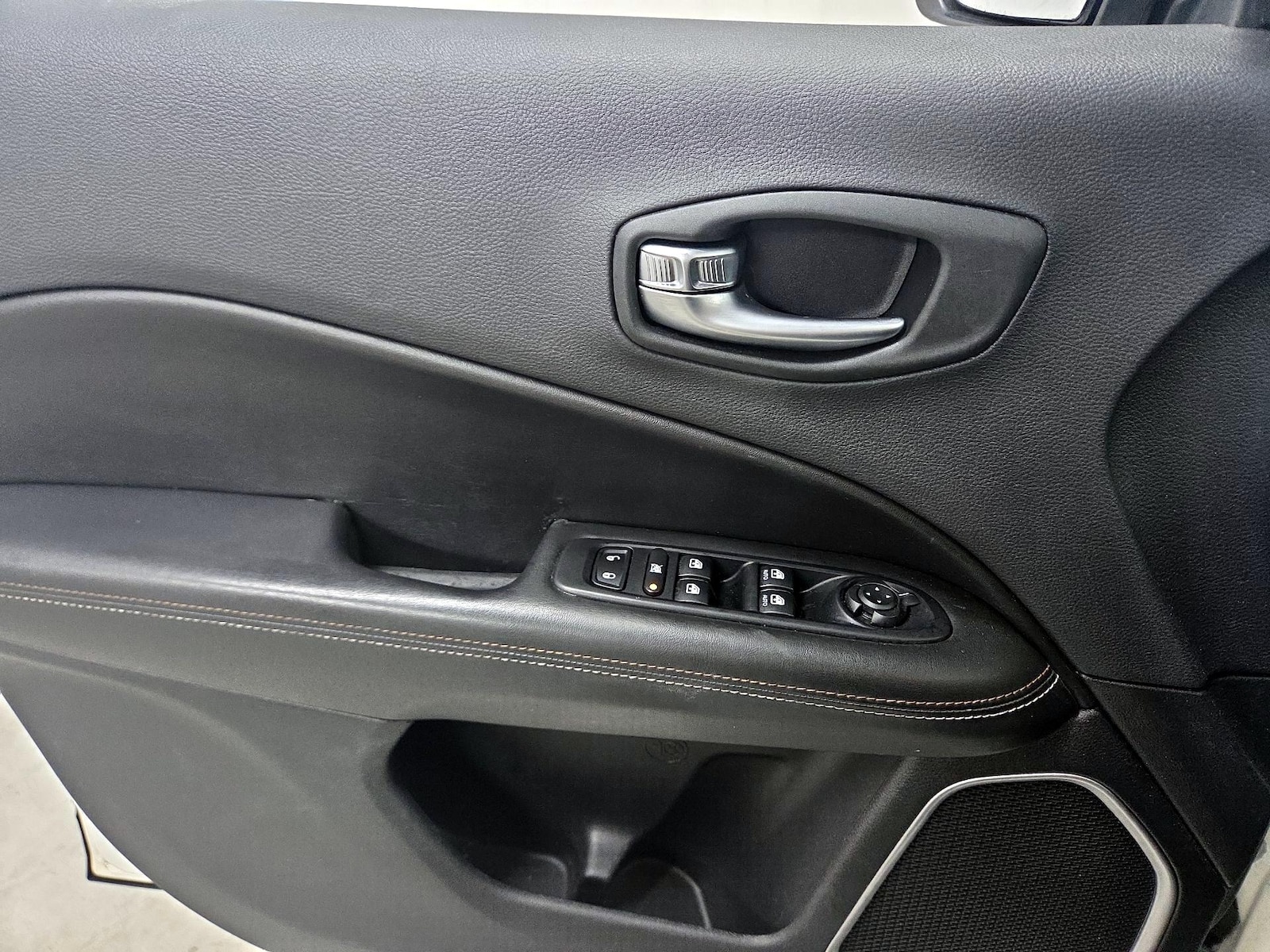 2018 Jeep Compass Latitude - Photo 13