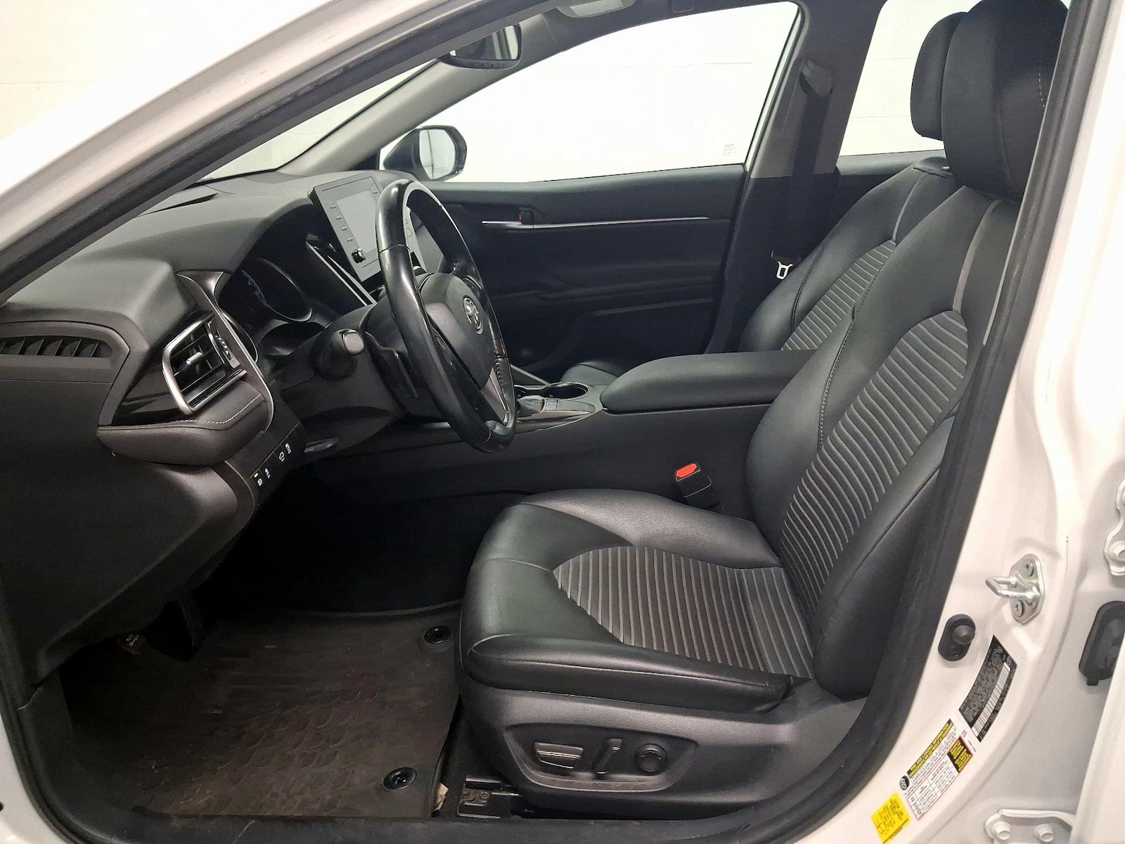 Power Seat(s) & Side Airbags