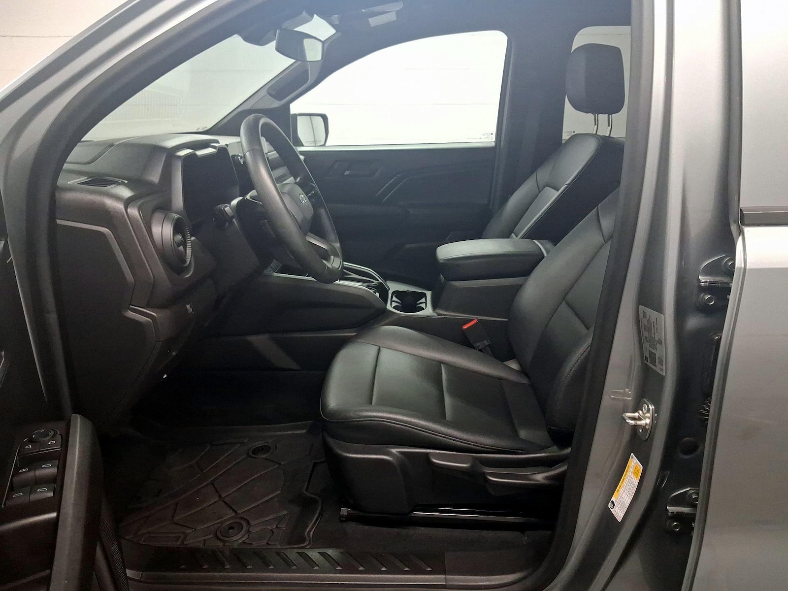 Side Airbags & Leatherette Seats