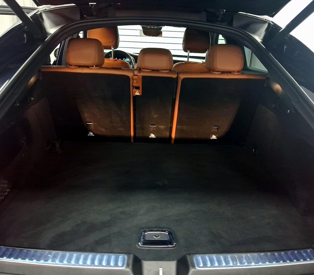 Trunk/Cargo (Seats Up)