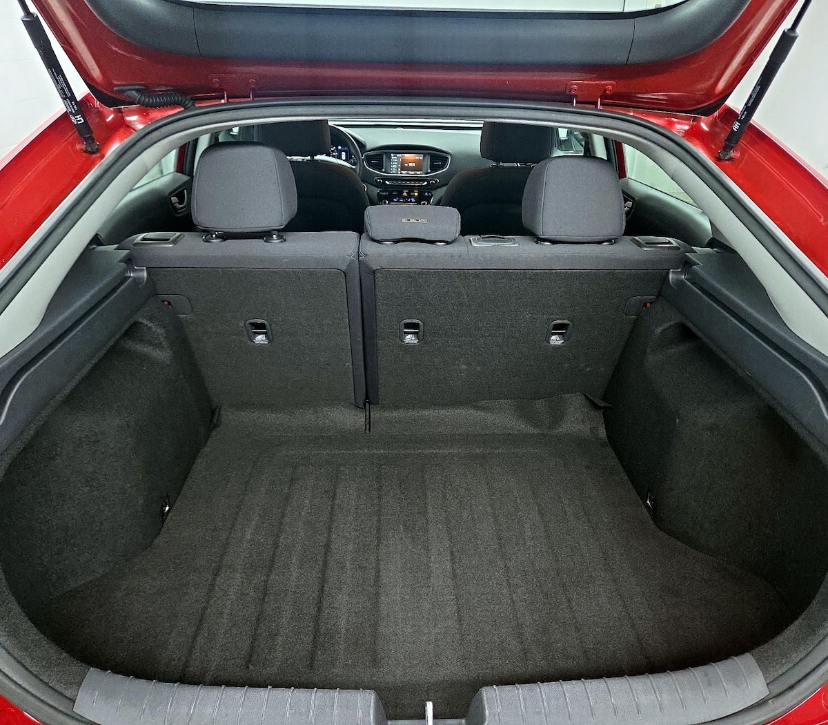Trunk/Cargo (Seats Up)
