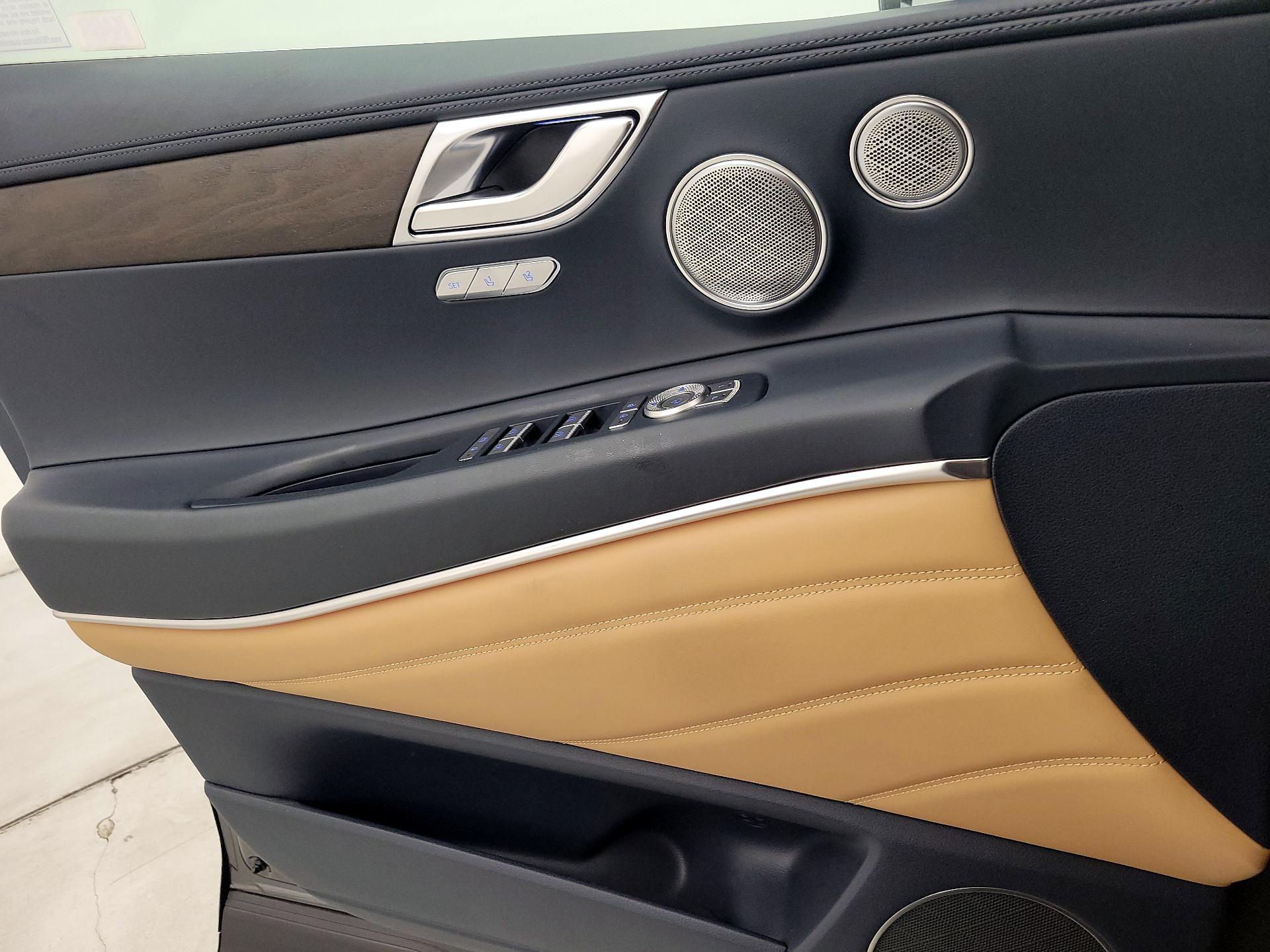 Thumbnail: 2023 Genesis GV80 - 12