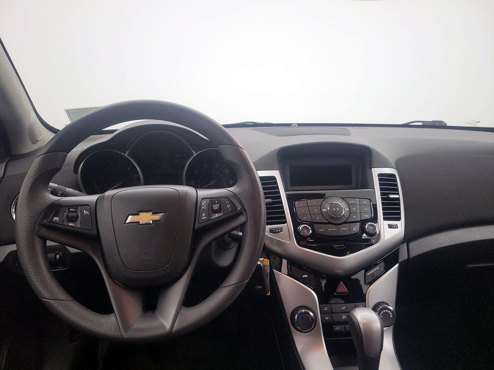 Thumbnail: 2015 Chevrolet Cruze - 9