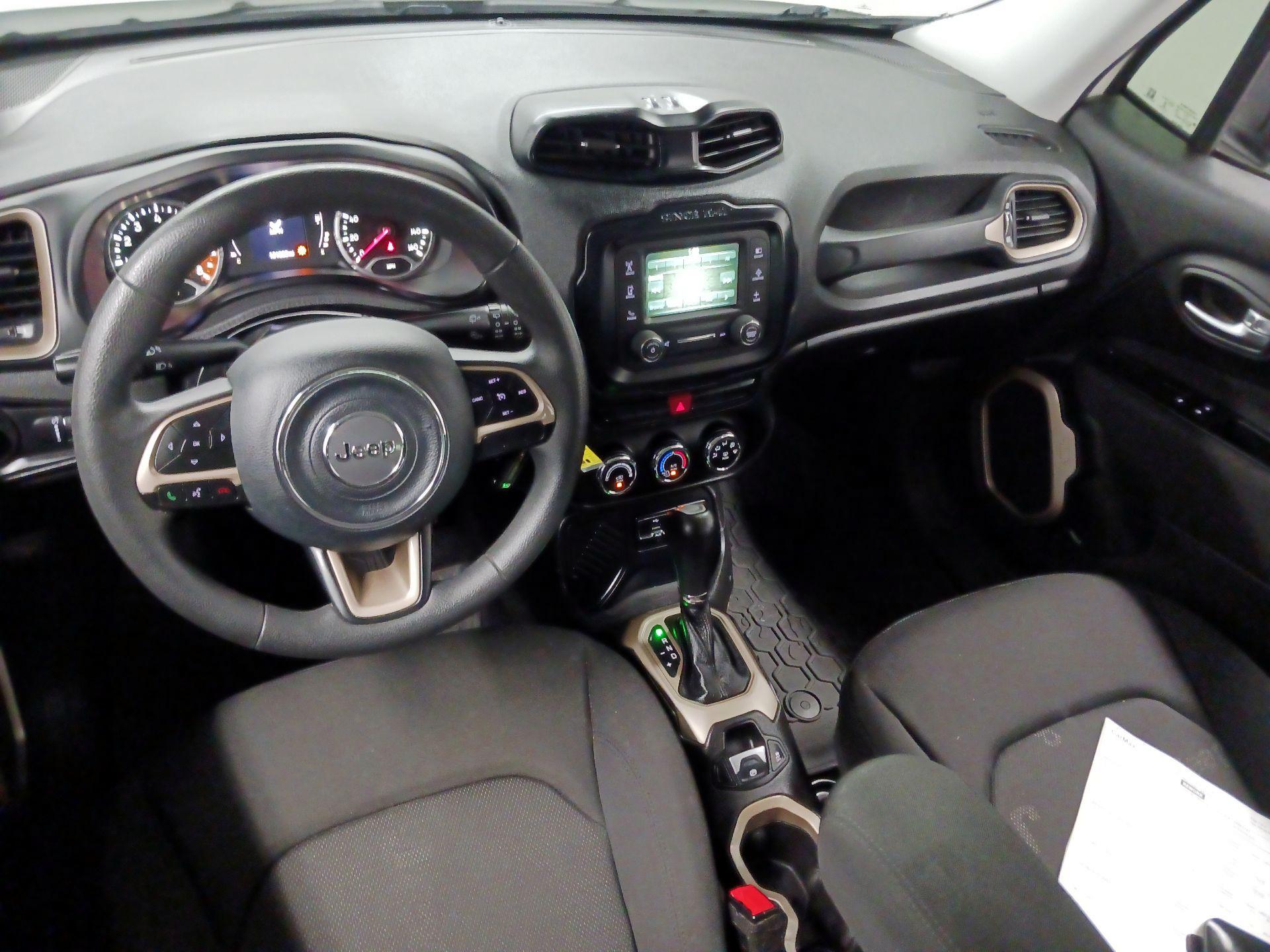 Thumbnail: 2015 Jeep Renegade - 9