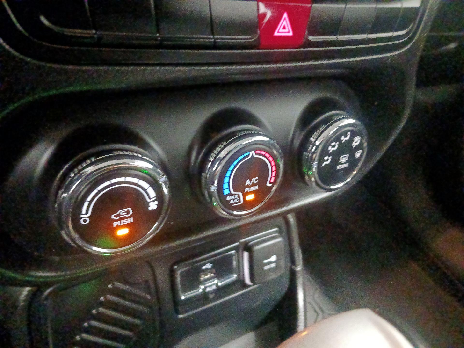 Thumbnail: 2015 Jeep Renegade - 15