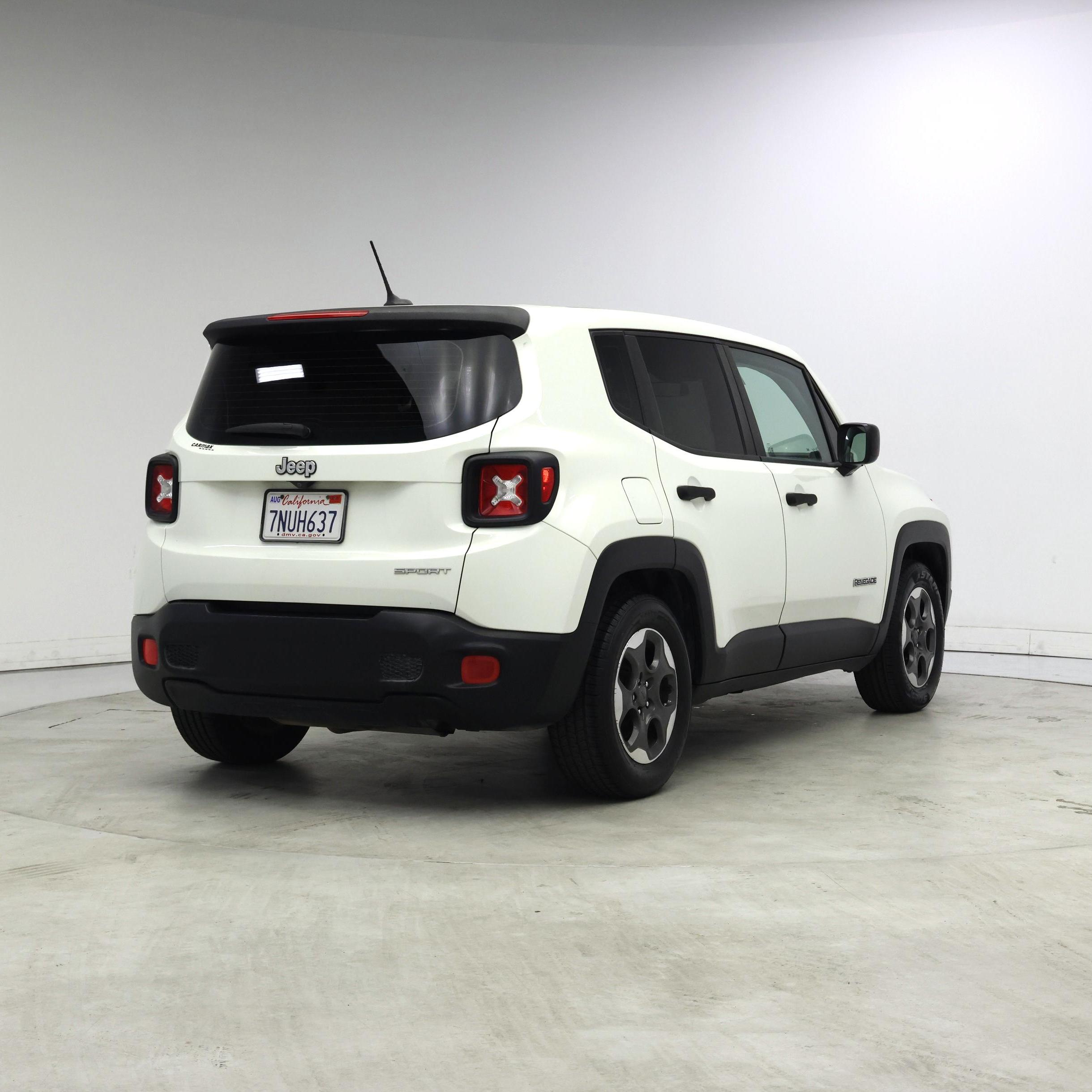 Thumbnail: 2015 Jeep Renegade - 8