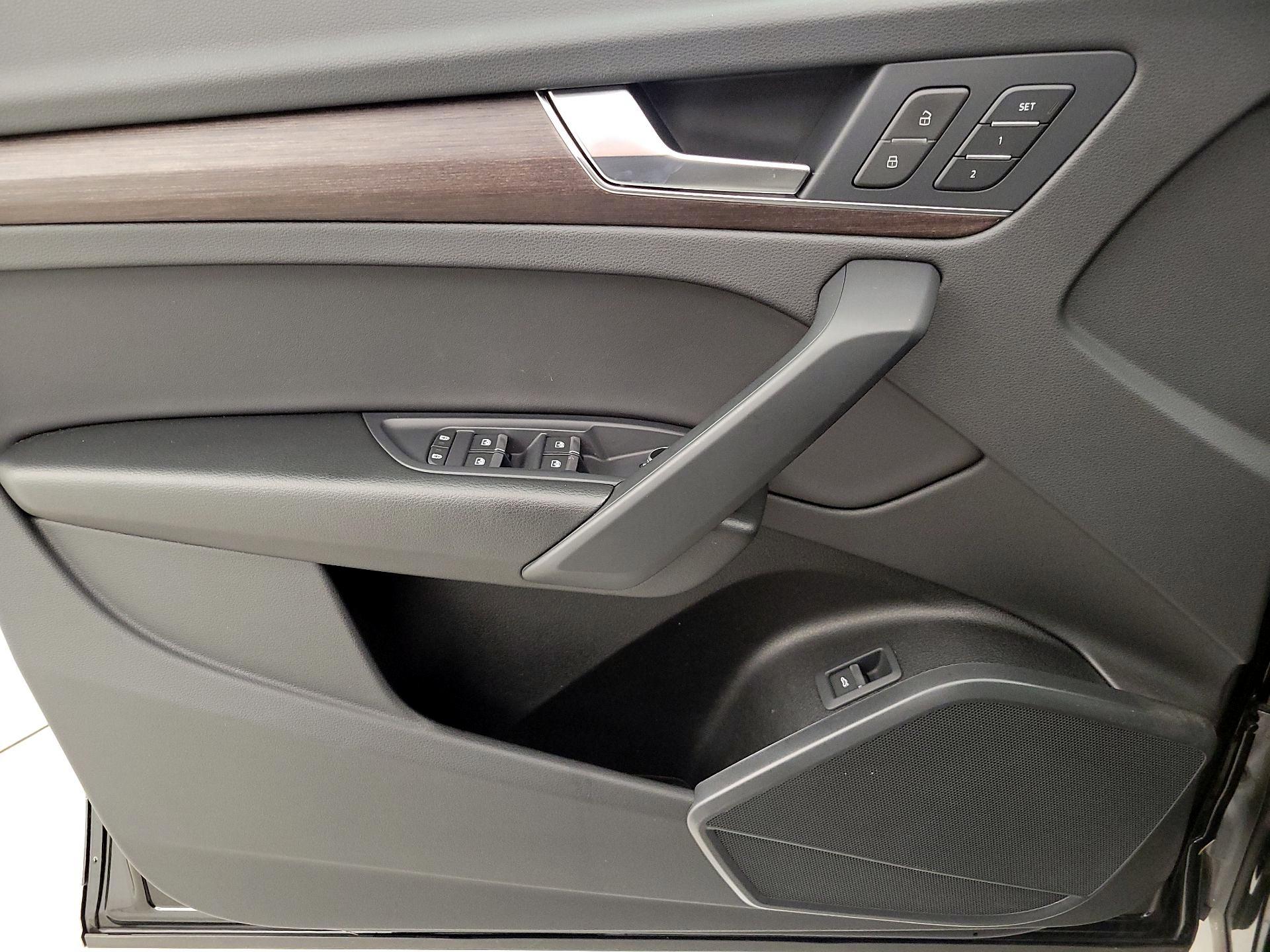 Thumbnail: 2023 Audi Q5 - 12