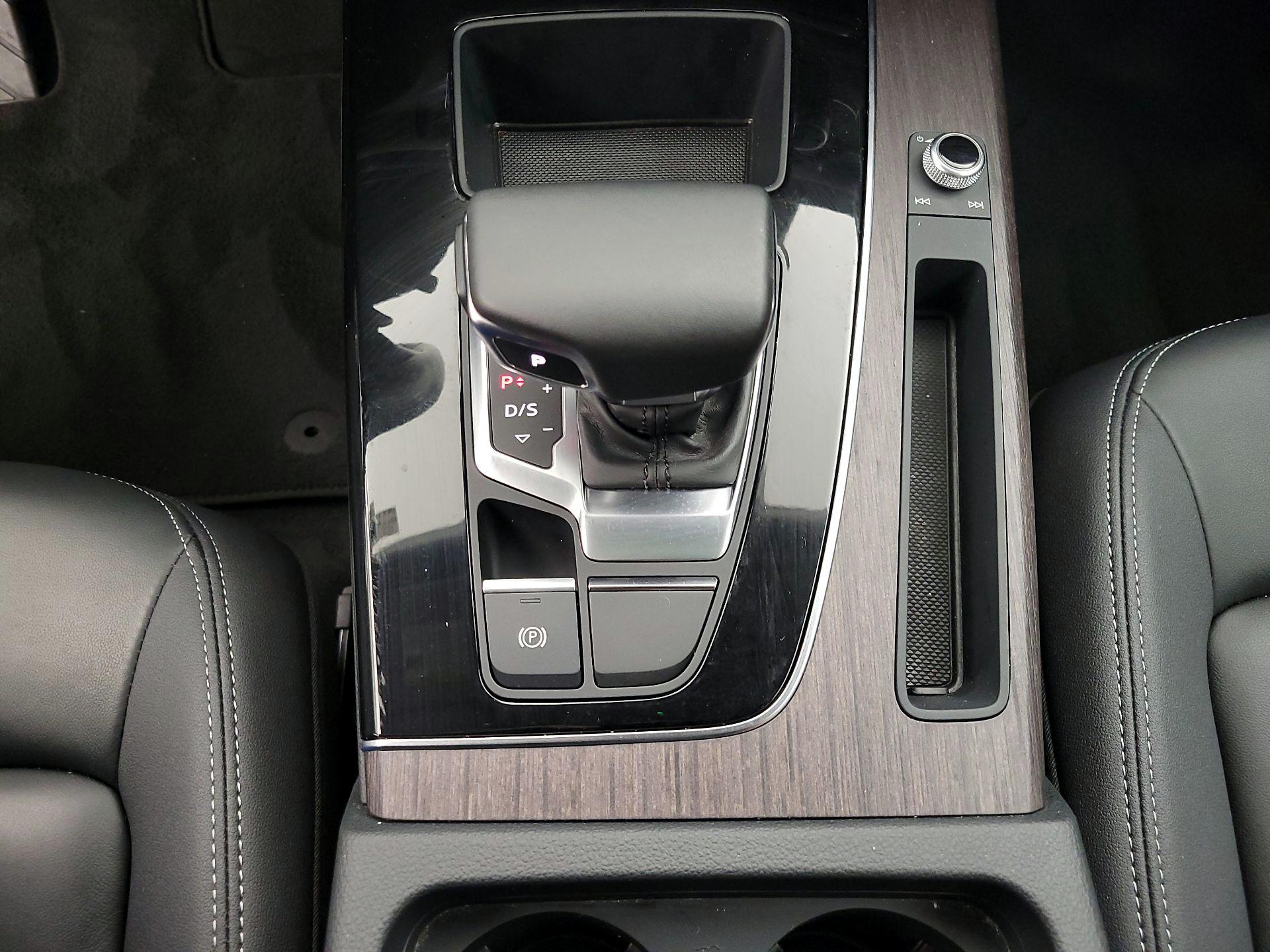 Thumbnail: 2023 Audi Q5 - 17