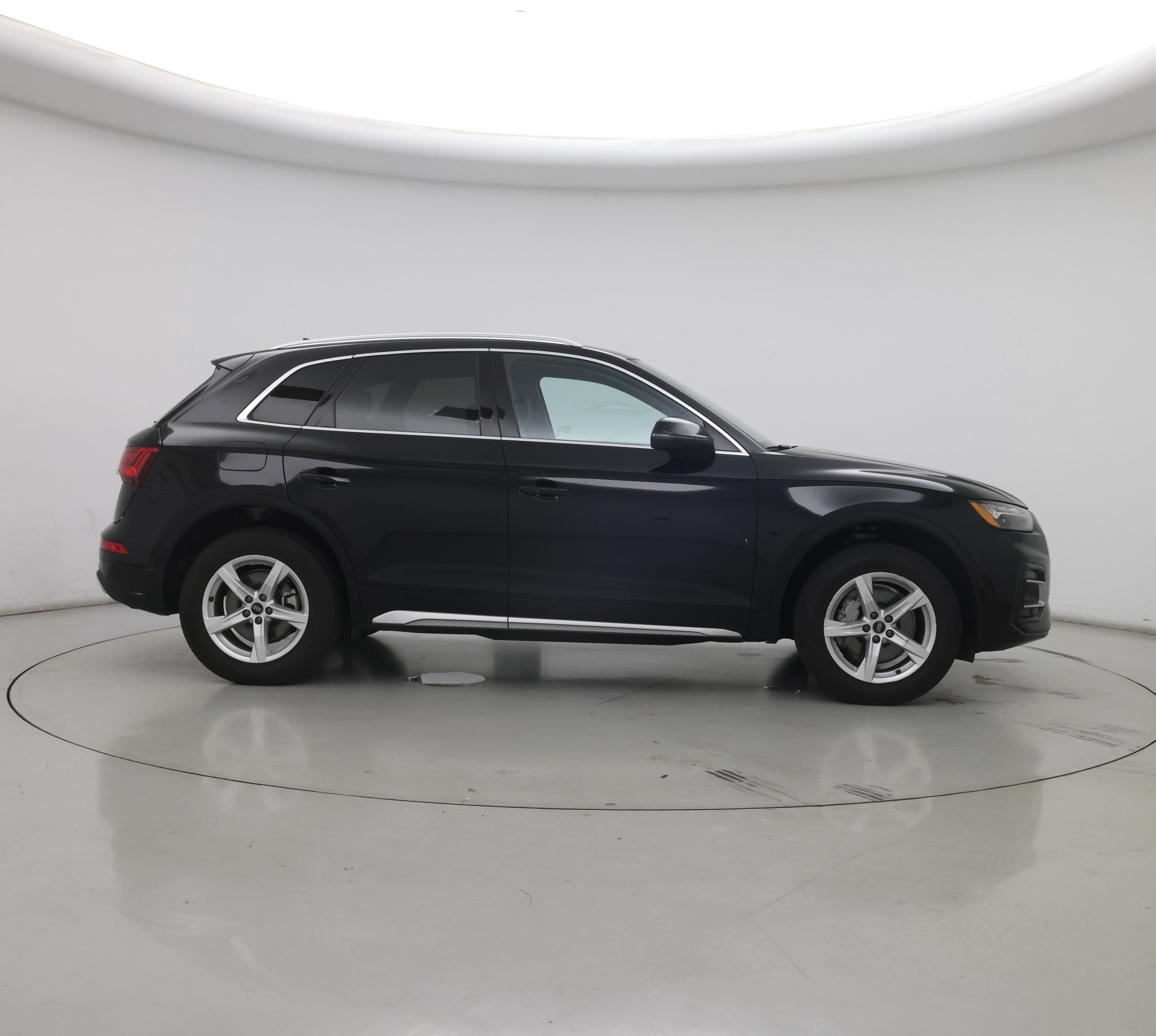 Thumbnail: 2023 Audi Q5 - 7