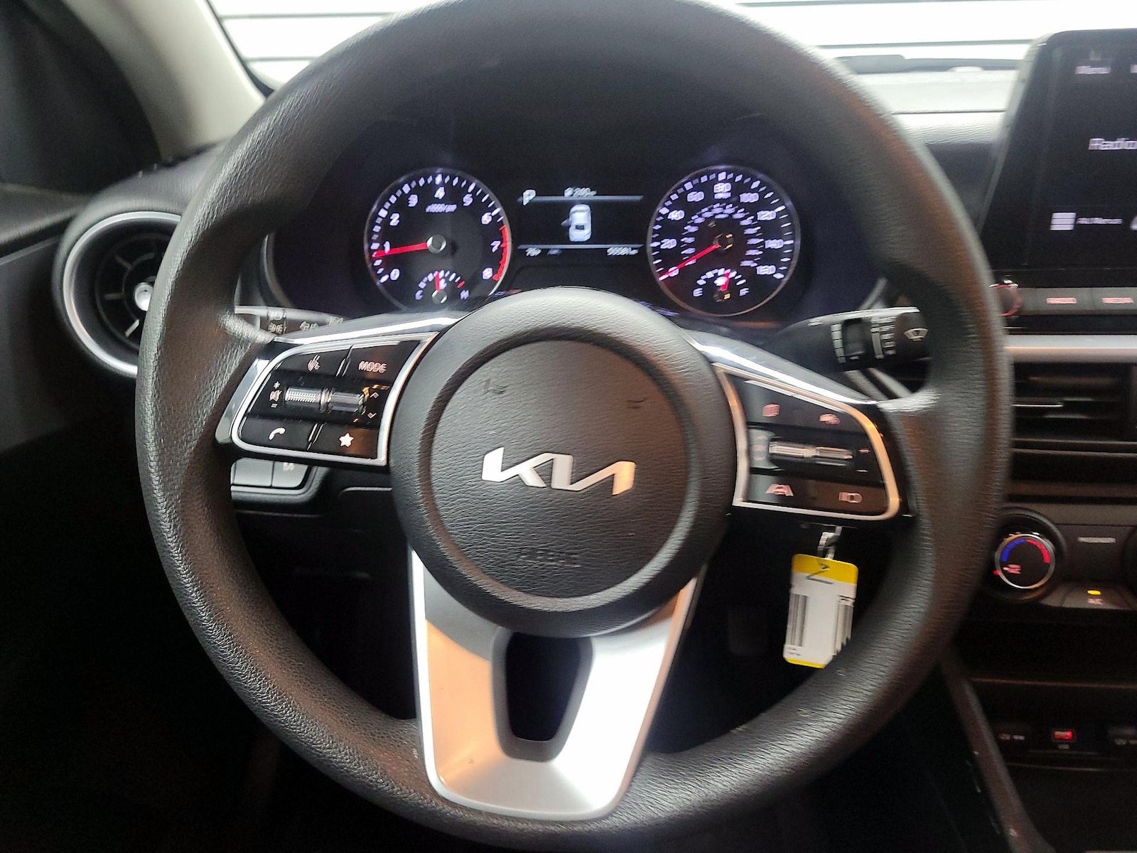 2023 Kia Forte LX - Photo 11