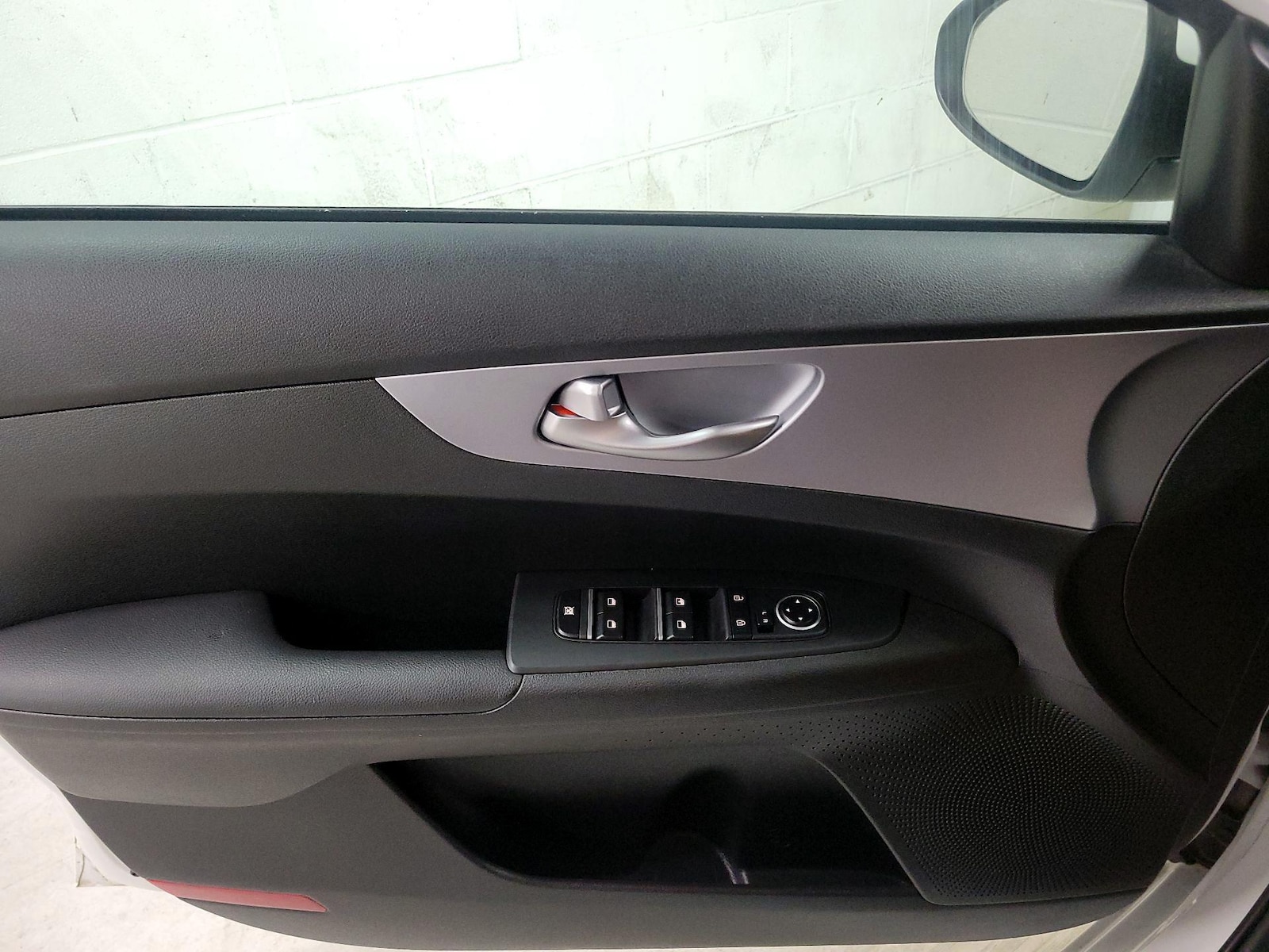 2023 Kia Forte LX - Photo 13