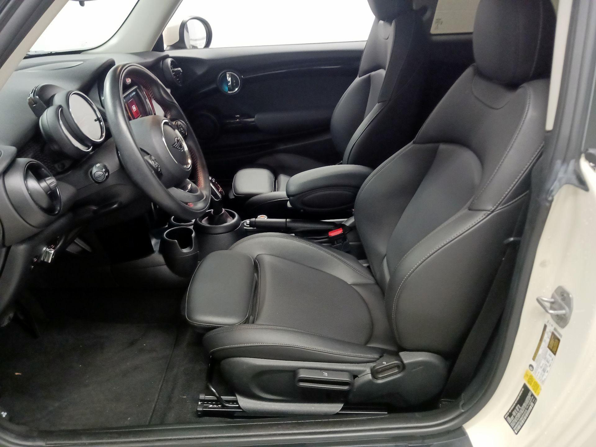 Thumbnail: 2021 MINI Cooper Hardtop - 11