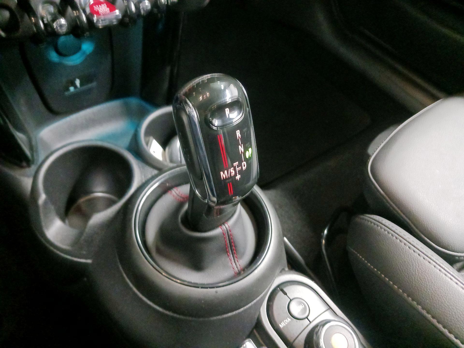 Thumbnail: 2021 MINI Cooper Hardtop - 15