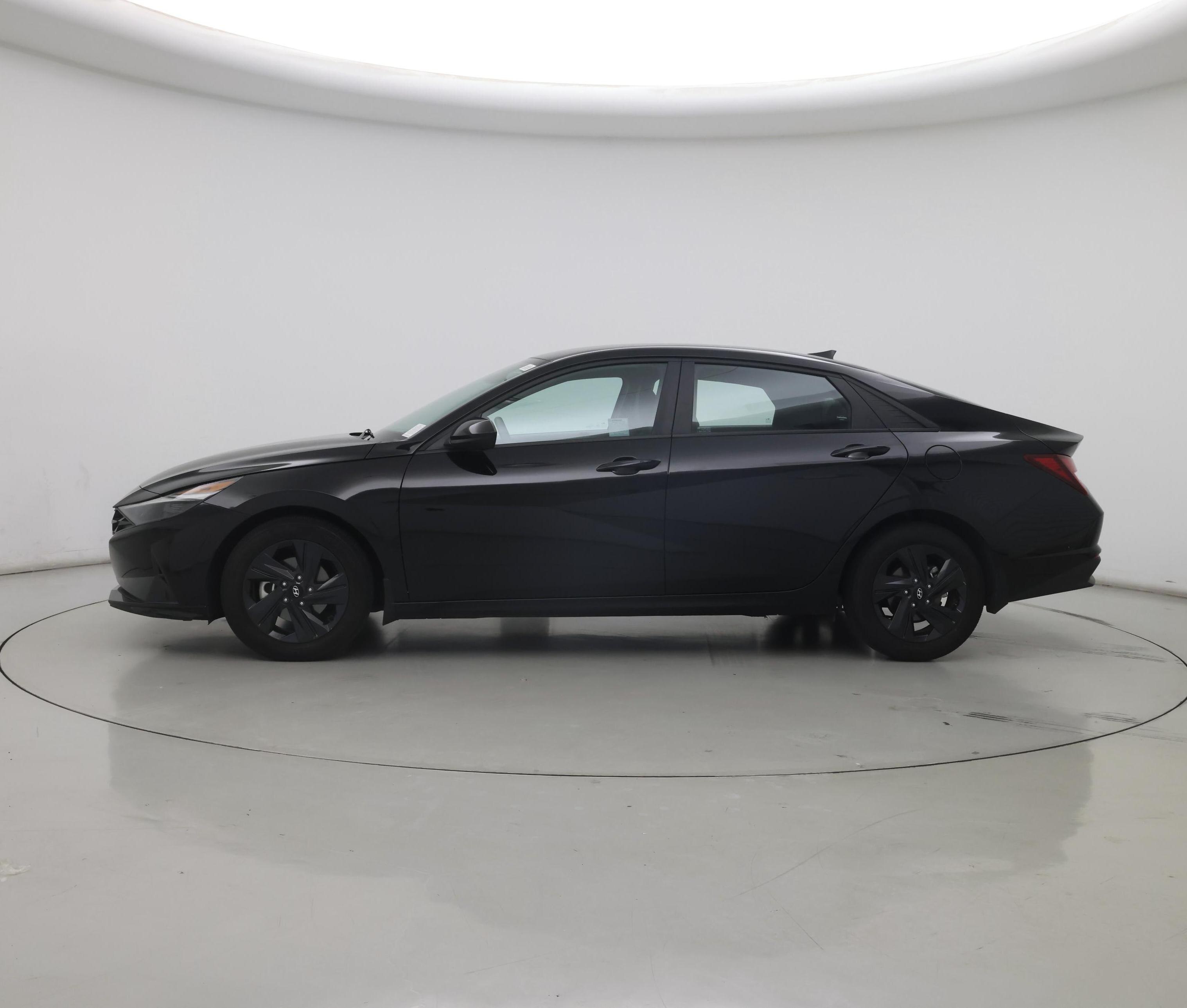 Thumbnail: 2023 Hyundai Elantra - 3