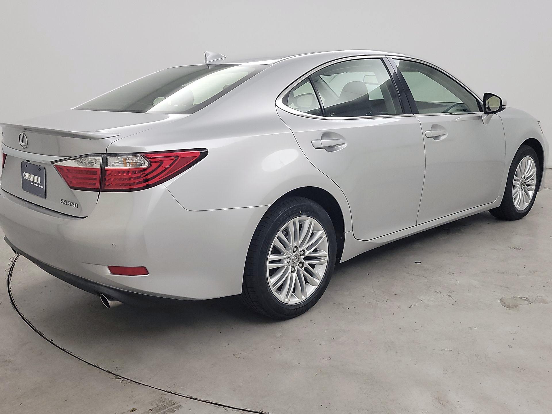 Thumbnail: 2015 Lexus ES - 5