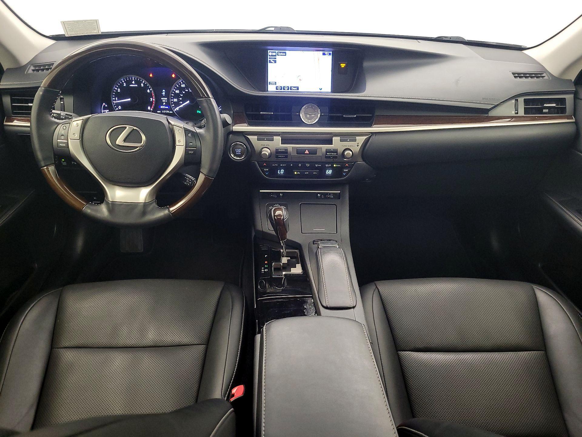 Thumbnail: 2015 Lexus ES - 8