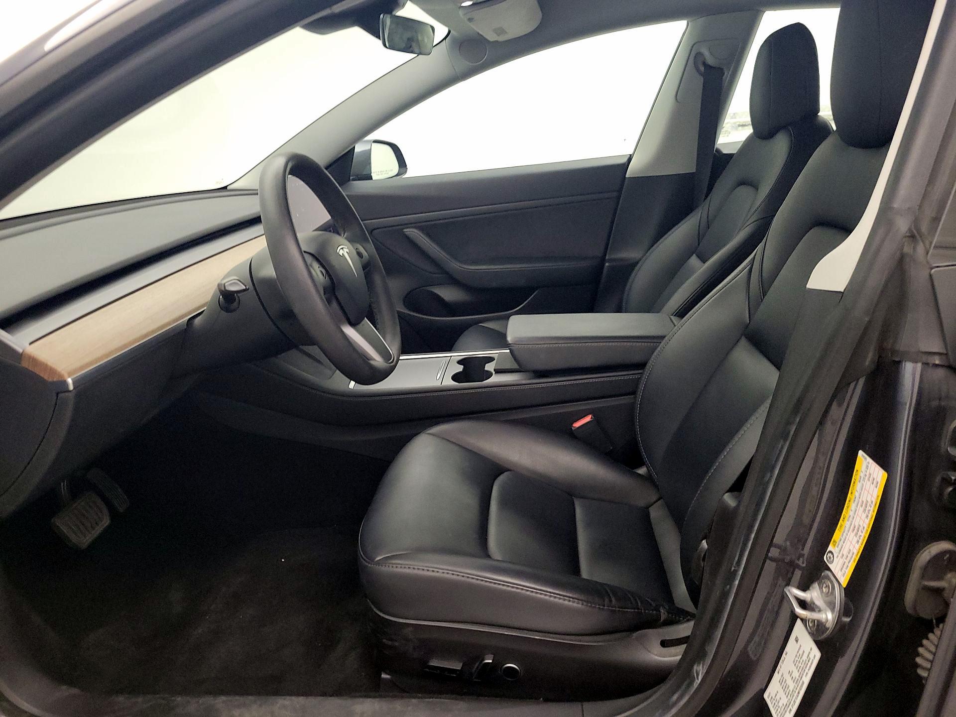Thumbnail: 2021 Tesla Model 3 - 11