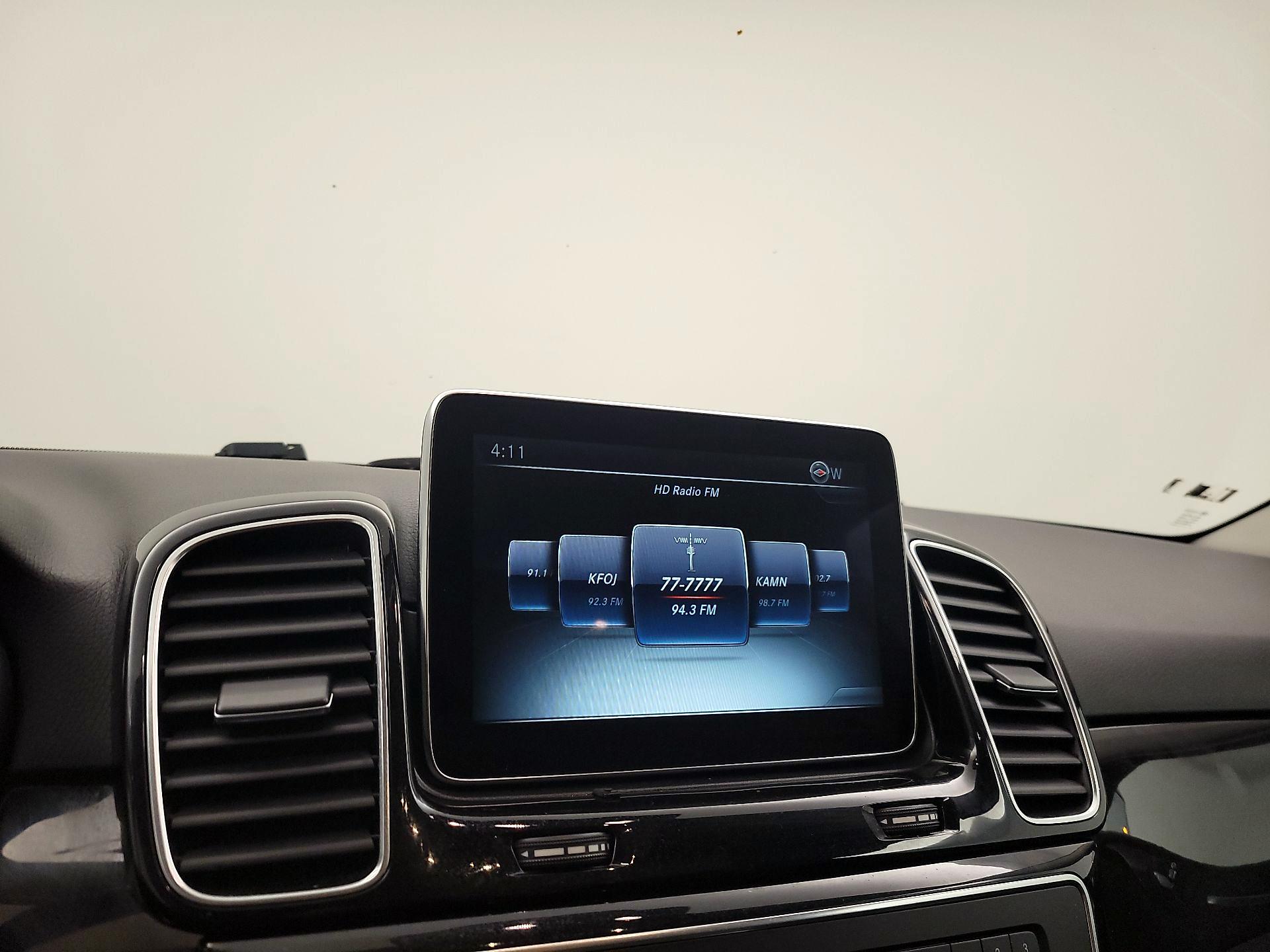 Thumbnail: 2016 Mercedes-Benz GLE - 16