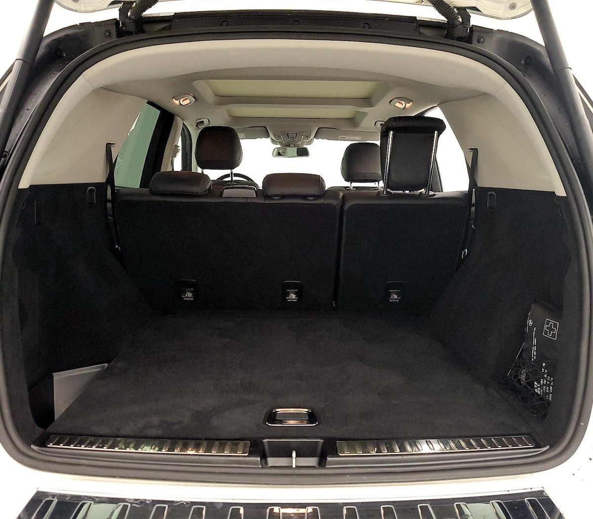 Trunk/Cargo (Seats Up)
