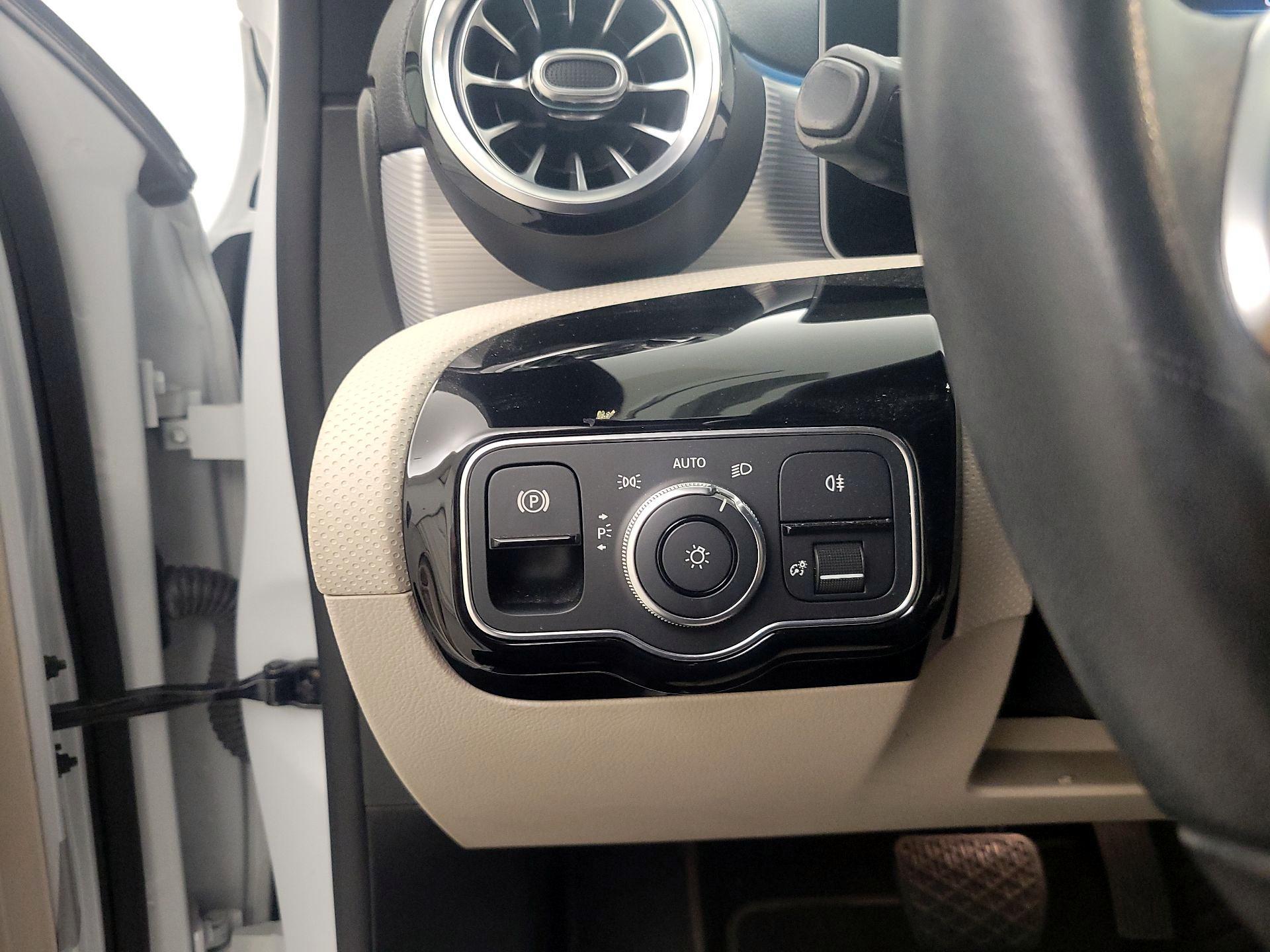 Thumbnail: 2020 Mercedes-Benz A-Class - 13