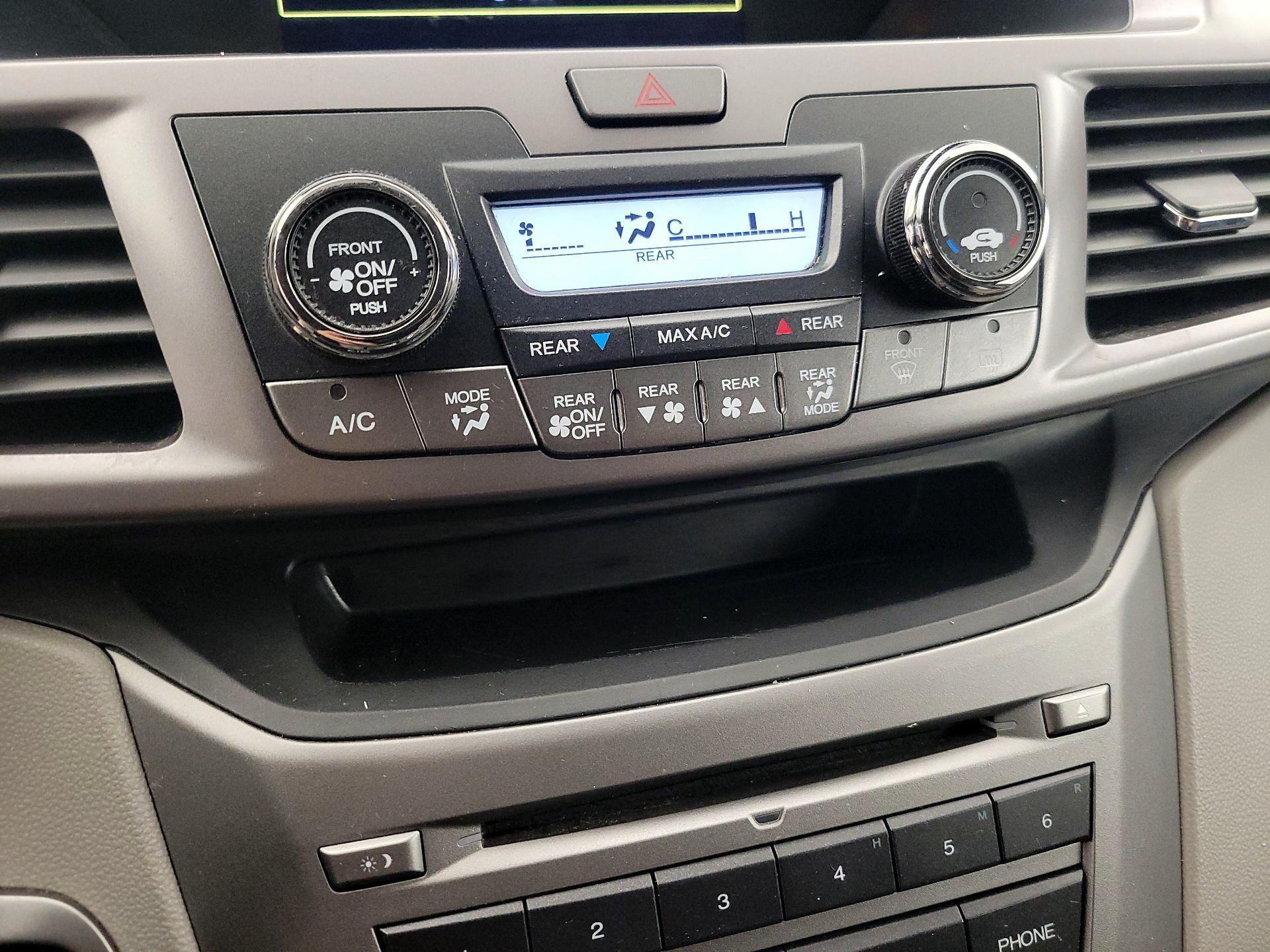 Thumbnail: 2016 Honda Odyssey - 13