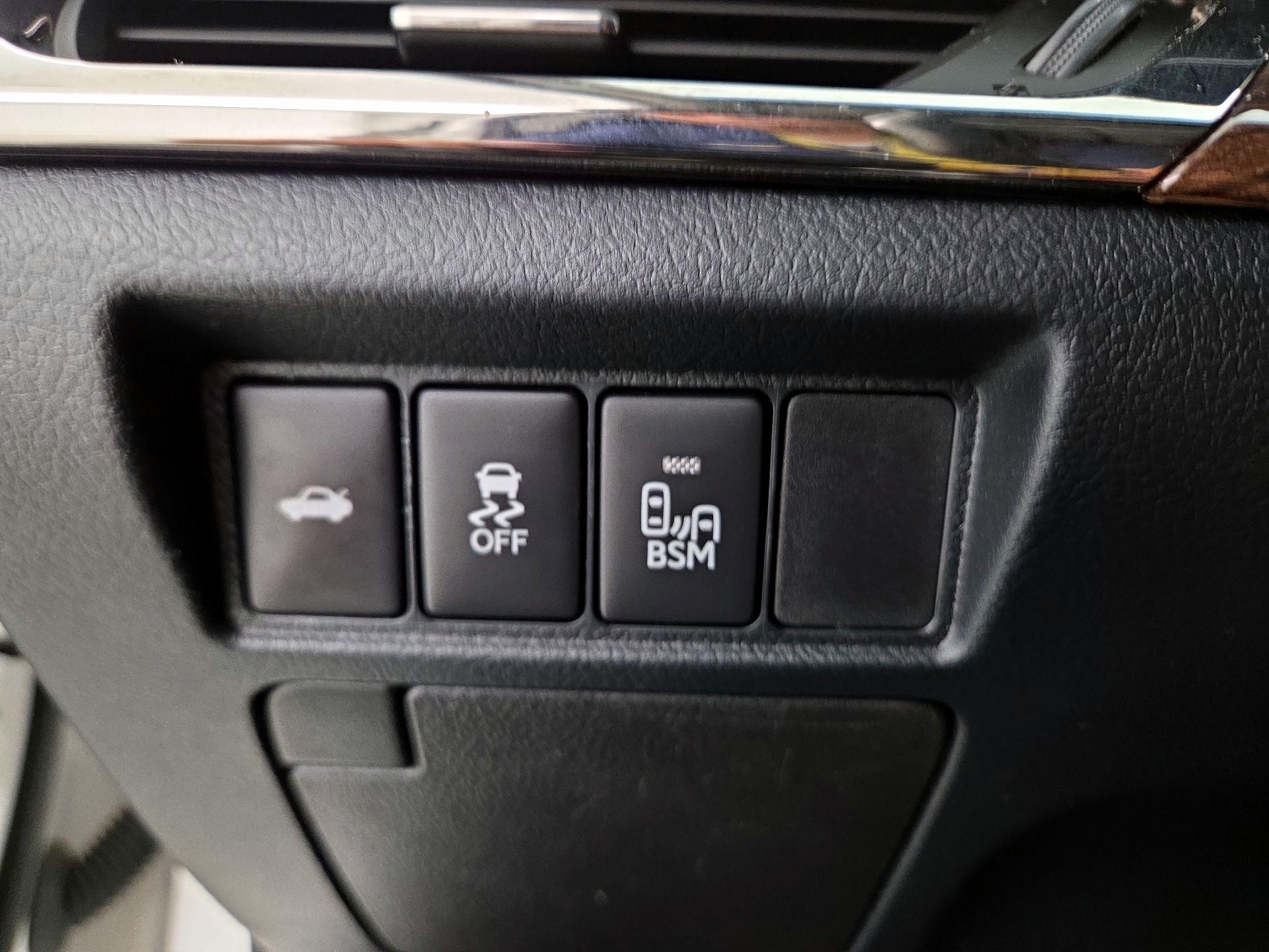 Thumbnail: 2015 Toyota Avalon - 13