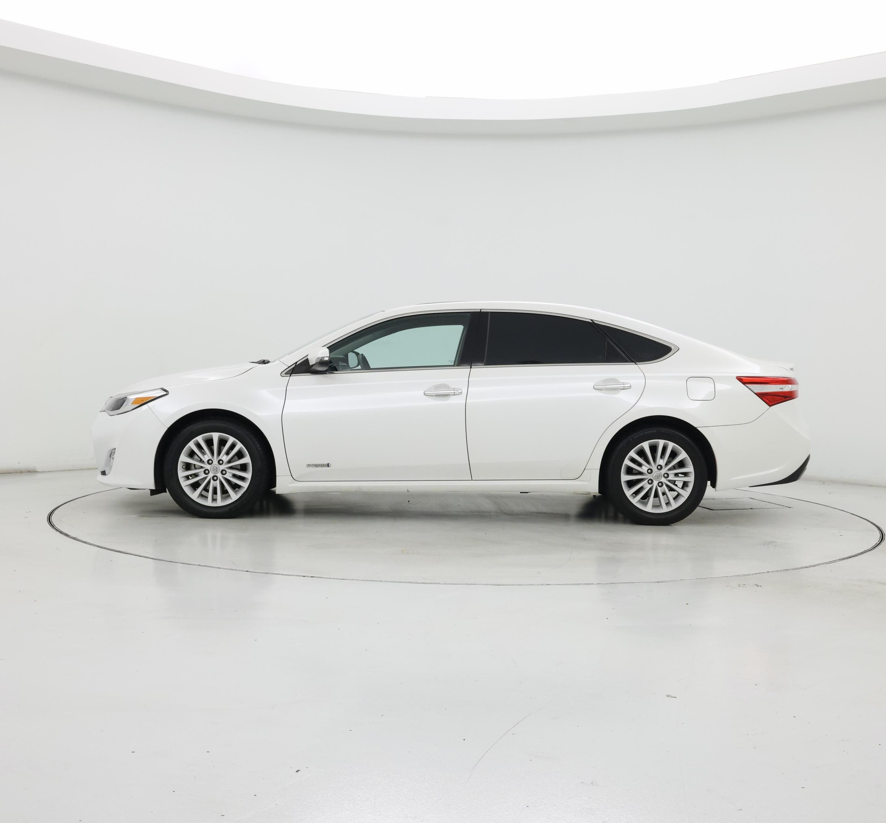 Thumbnail: 2015 Toyota Avalon - 3