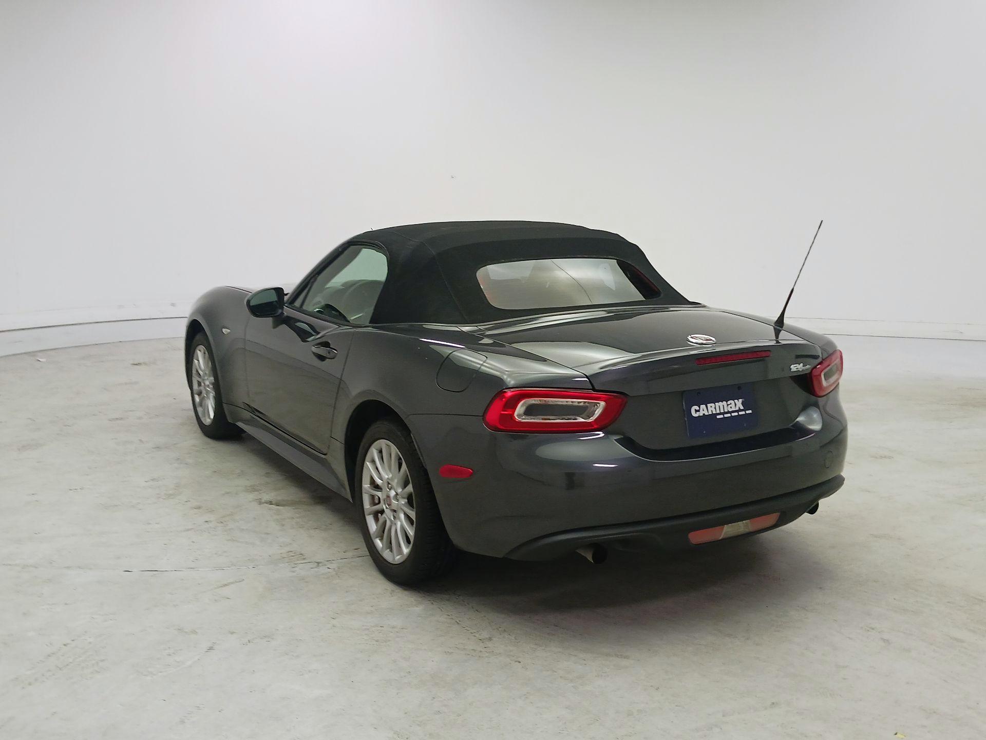 Thumbnail: 2018 Fiat 124 Spider - 7